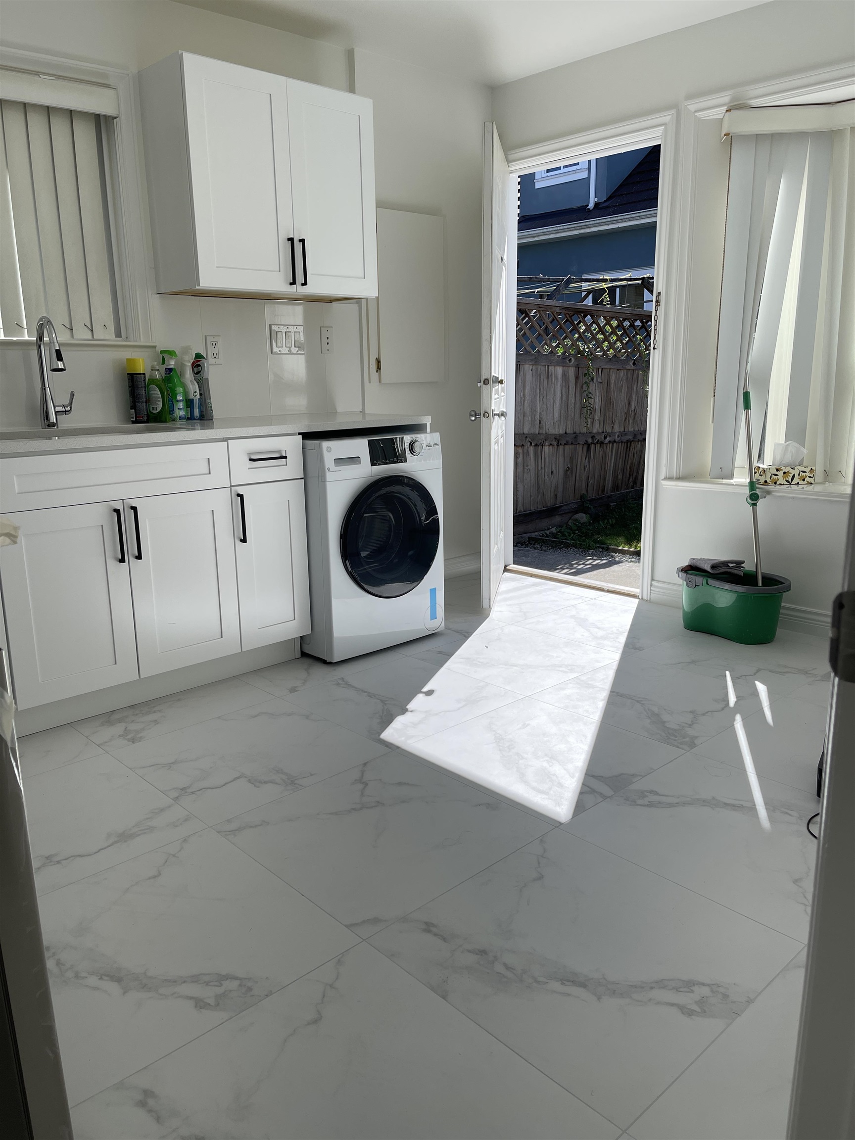 3 5835 ARGYLE STREET, R3059434, BC,