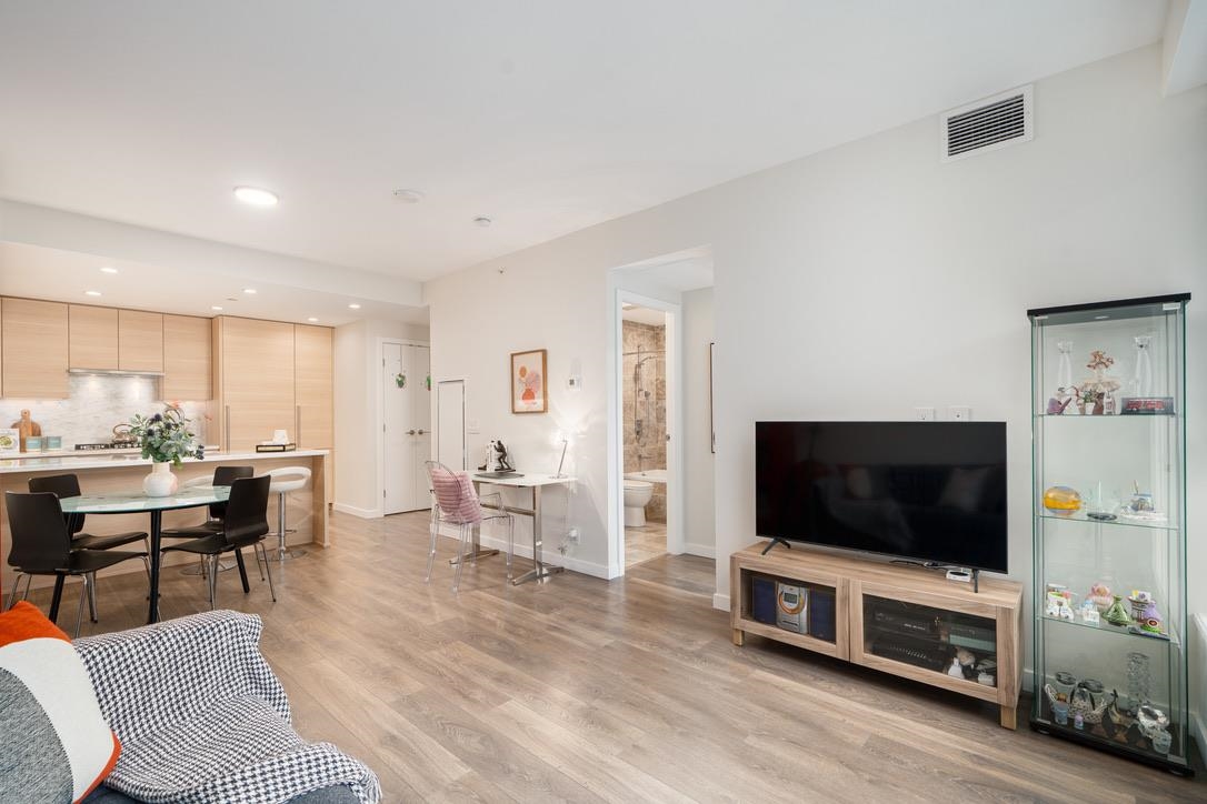 305 308 MORRISSEY ROAD, R3059577, BC,