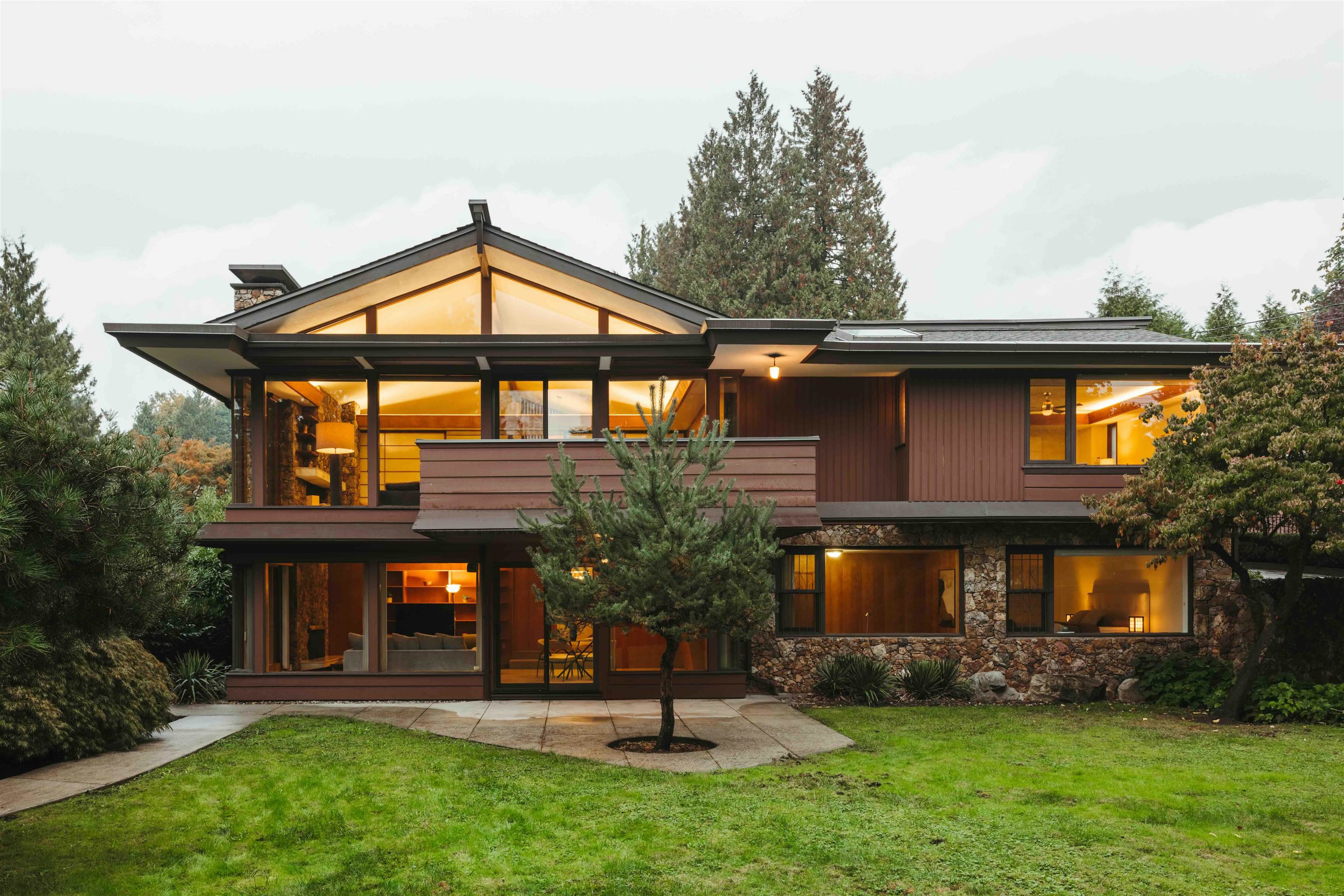 701 DANSEY AVENUE, Coquitlam BC V3K 3G4, R3059740, BC,