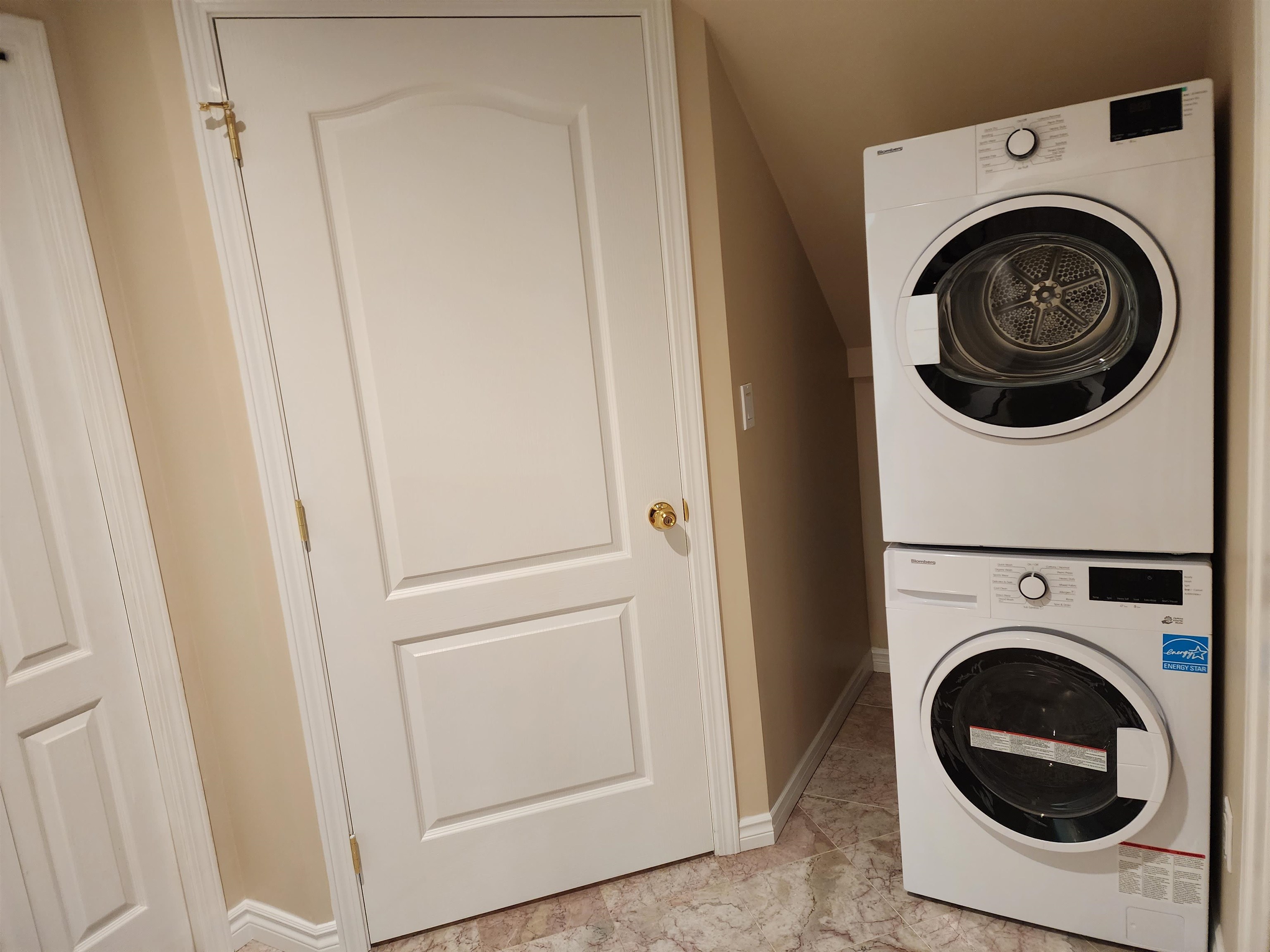XXXX BASEMENT, Coquitlam BC V3K 6P5, R3059766, BC,