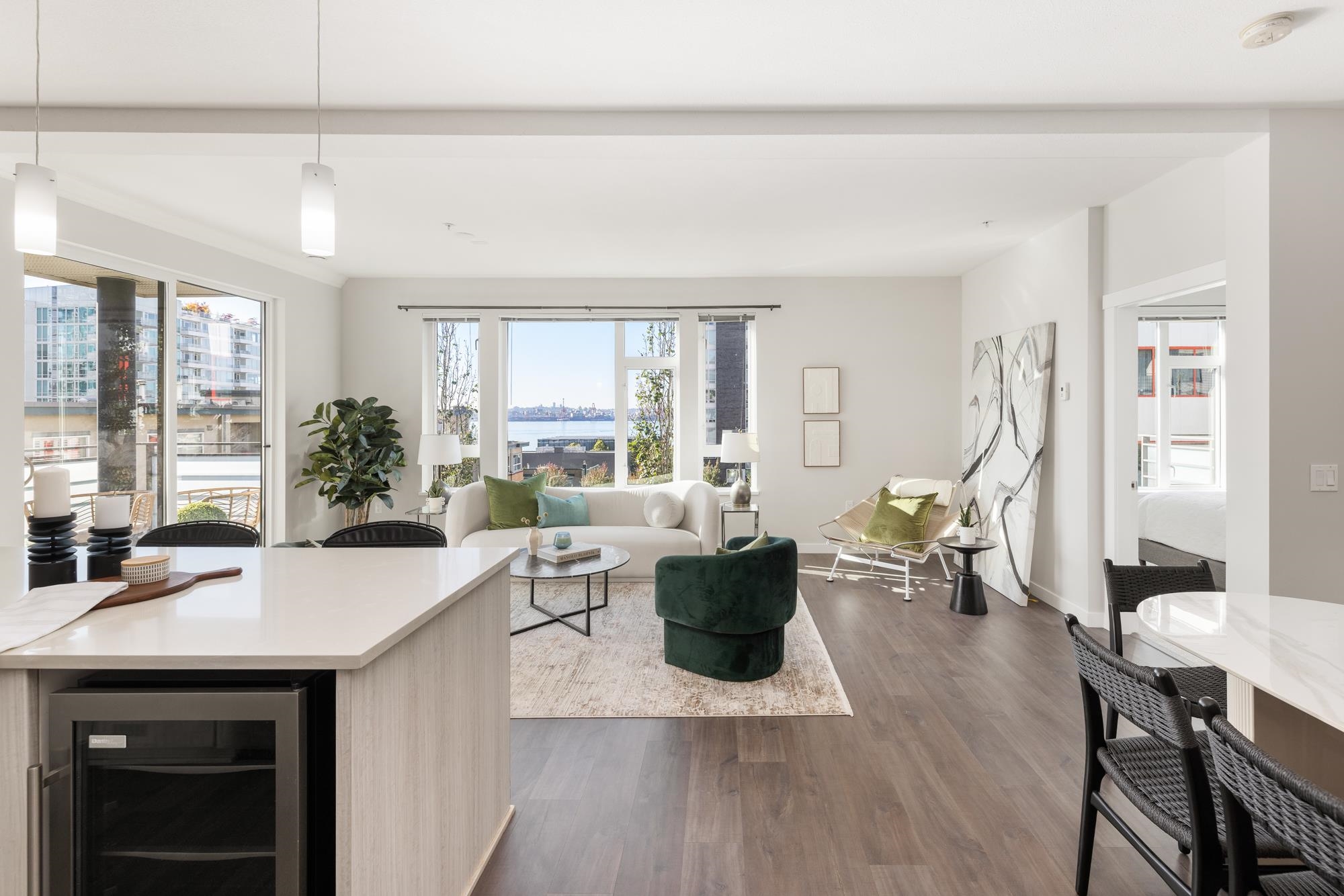 312 123 1ST STREET, R3059775, BC,