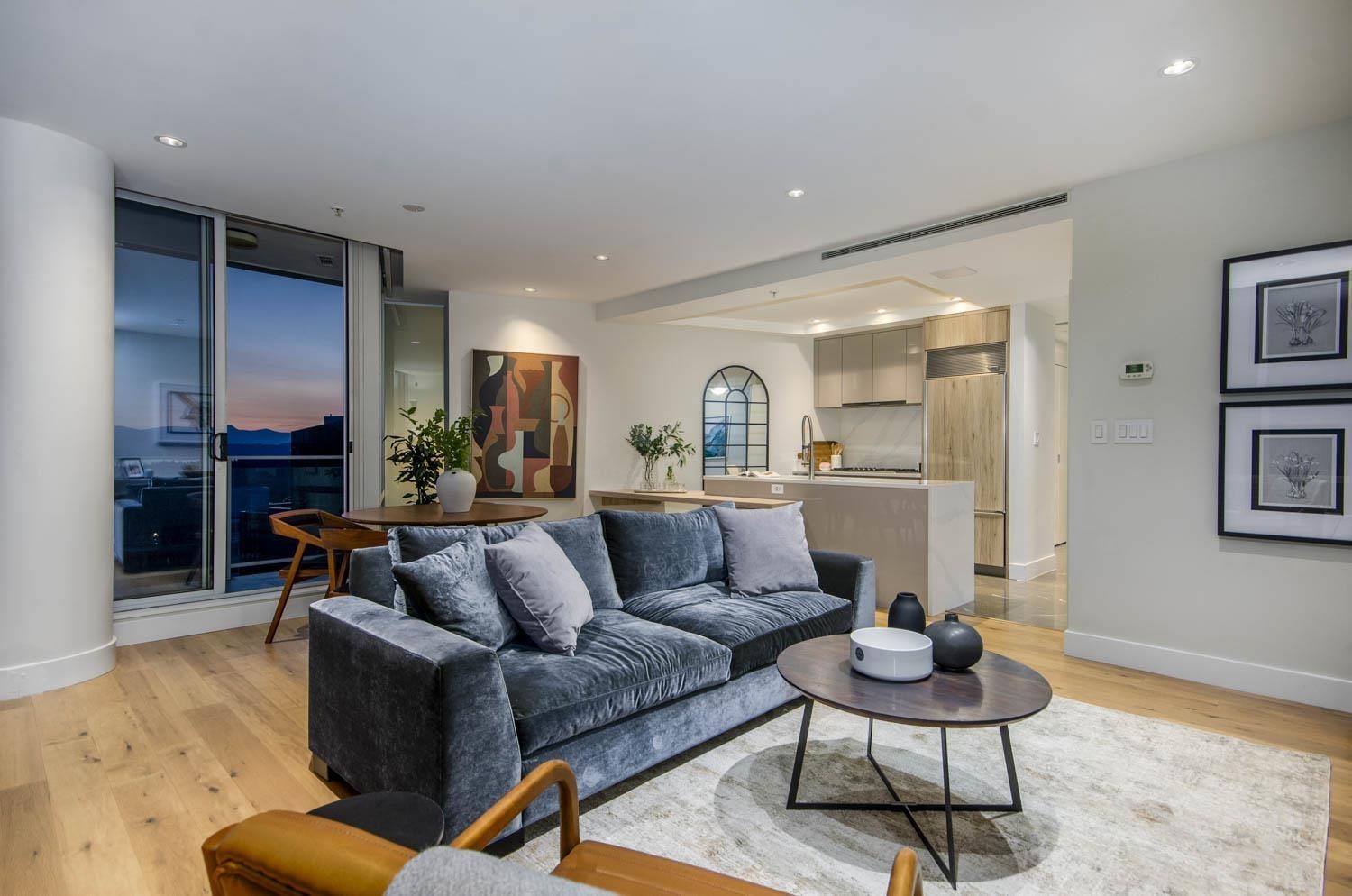 MLS® listing #R3059797 for sale located at 3X05 1077 CORDOVA STREET