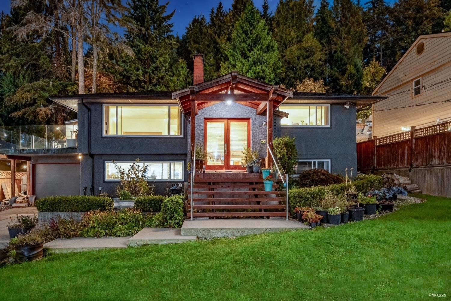 562 ALPINE COURT, North Vancouver BC V7R 2L6, R3059877, BC,