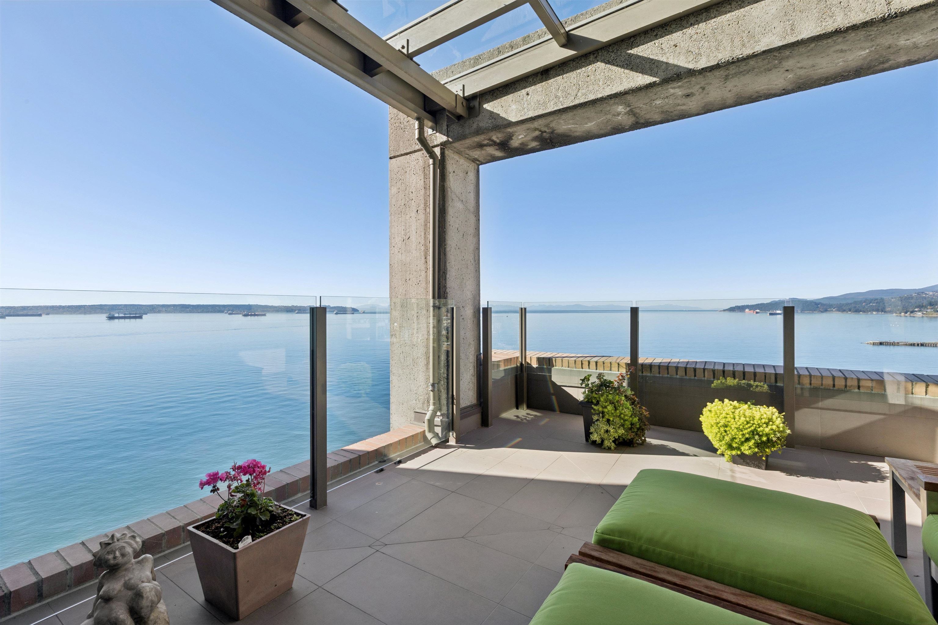 9 2250 BELLEVUE AVENUE, R3059978, BC,