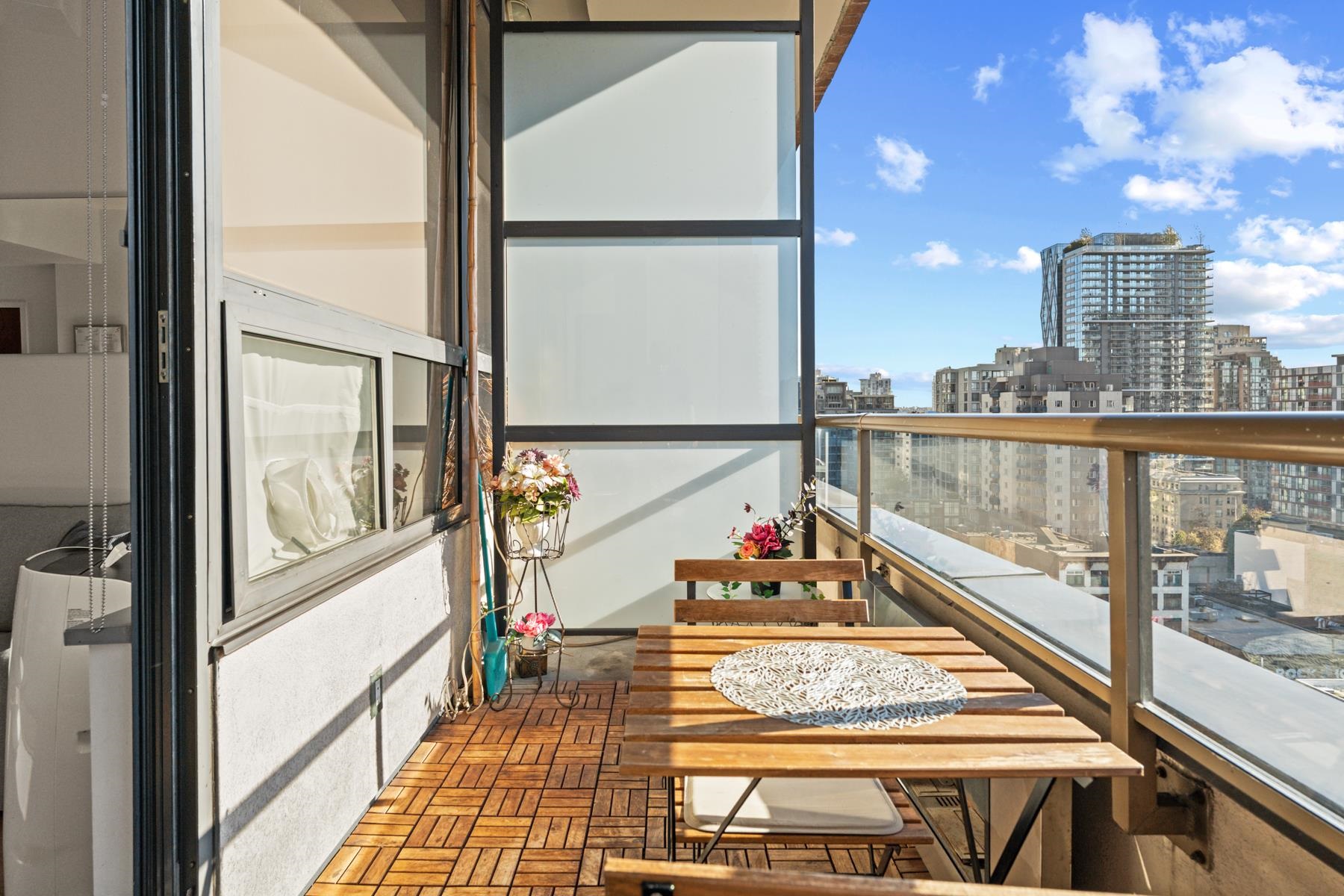 910 1010 HOWE STREET, R3060003, BC,