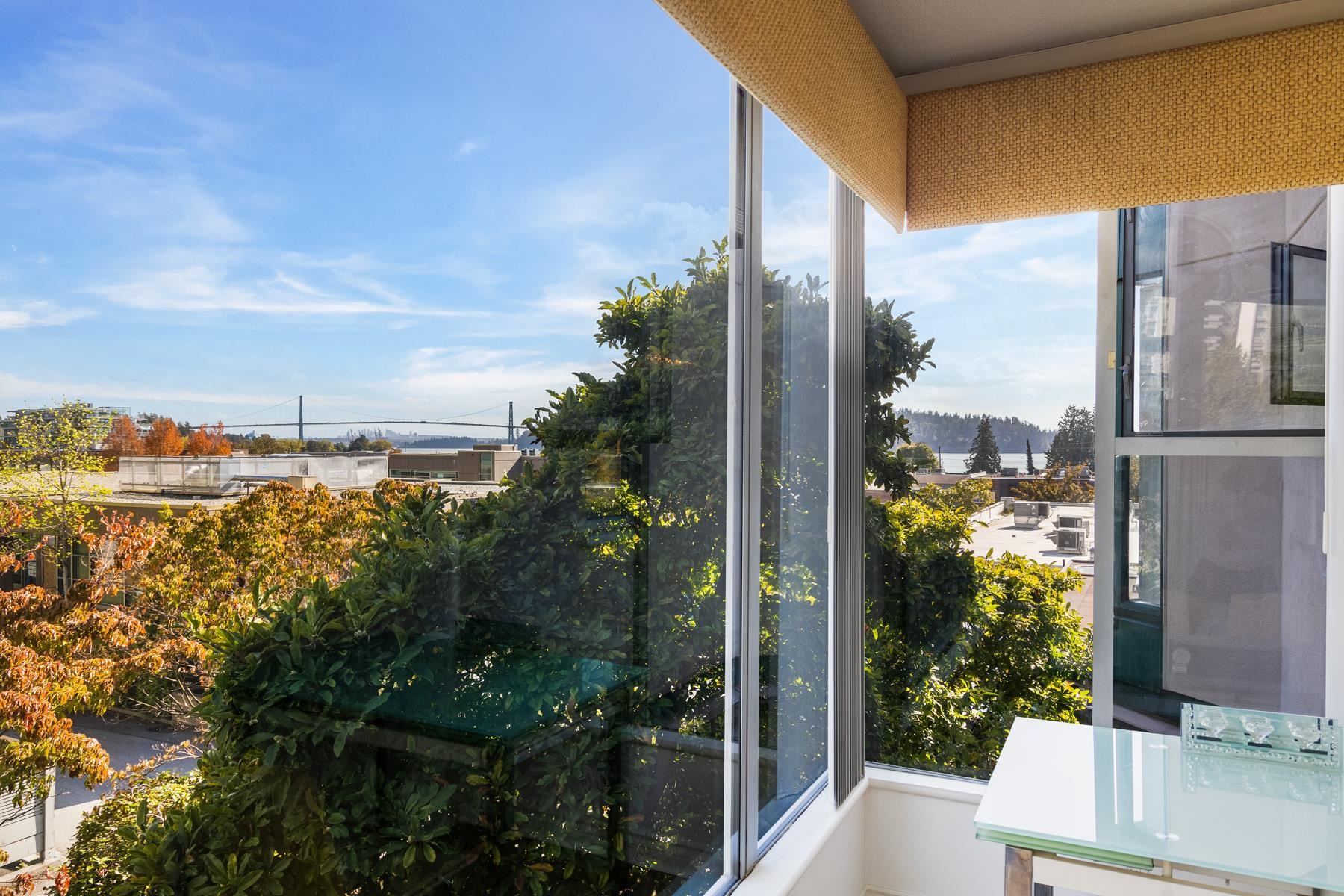 201 588 16TH STREET, R3060033, BC,