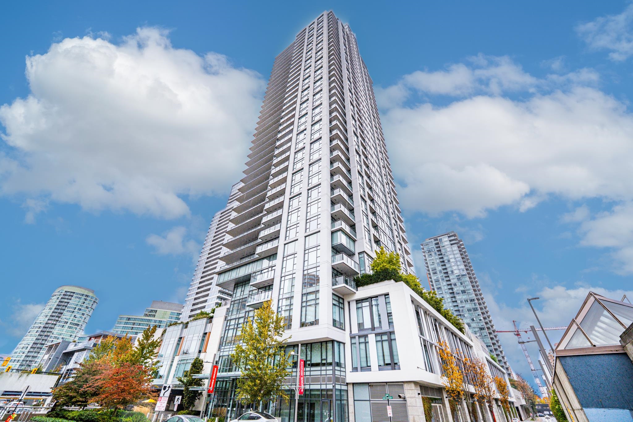 1711 6098 STATION STREET, R3060077, BC,