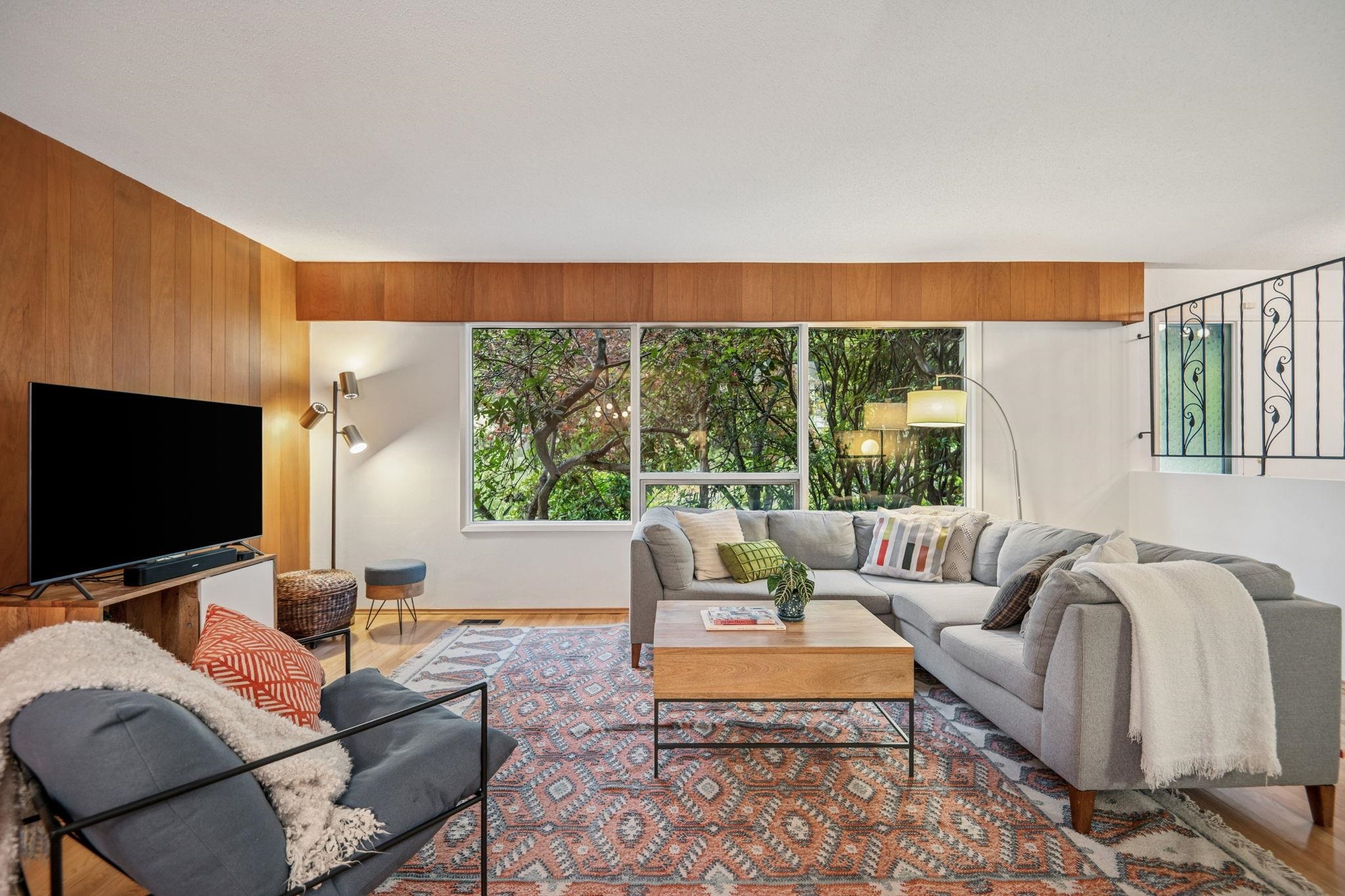 2174 HOSKINS ROAD, North Vancouver BC V7J 3A3, R3060134, BC,