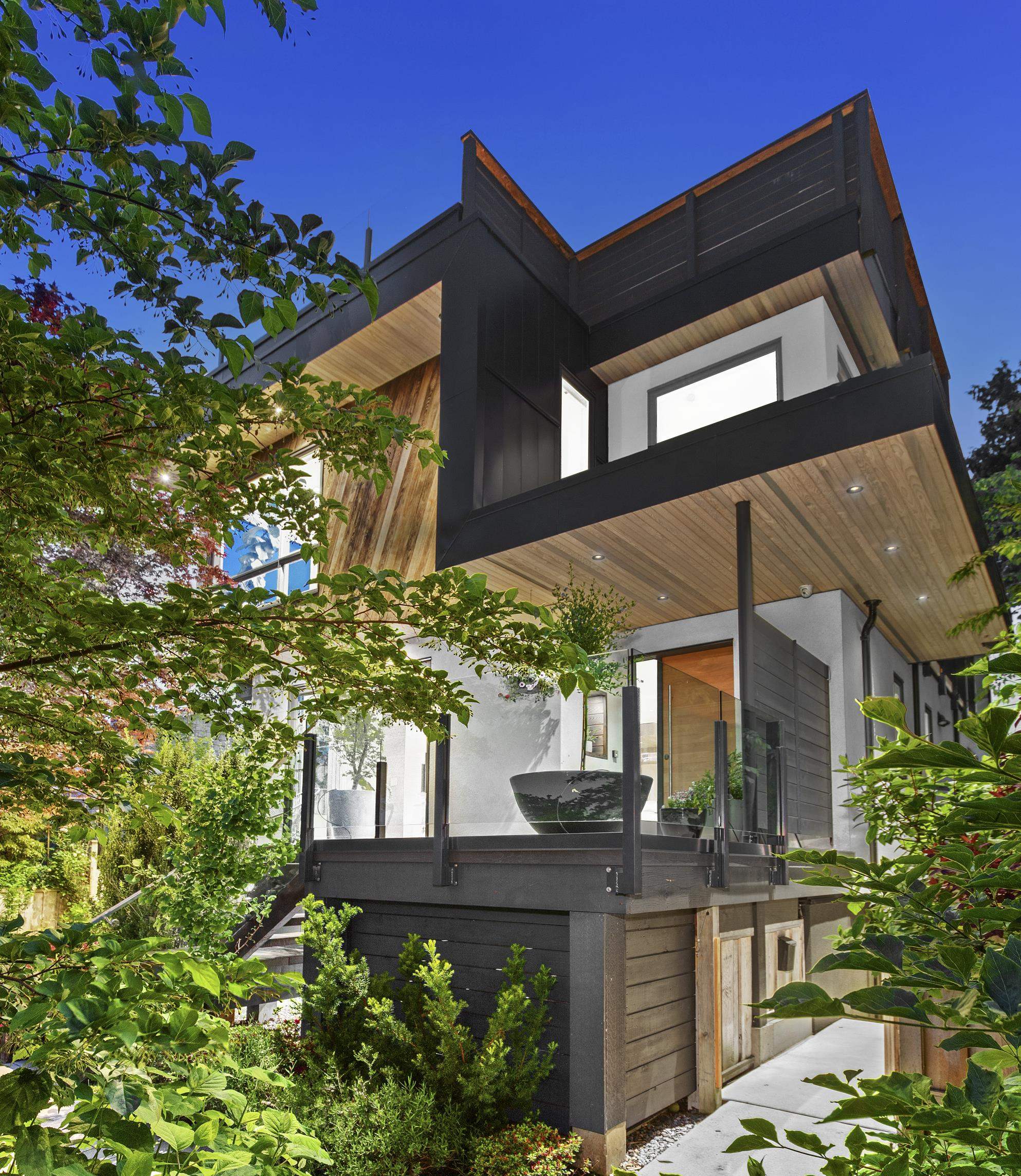 452 E 4TH STREET, North Vancouver BC V7L 1J5, R3060166, BC,