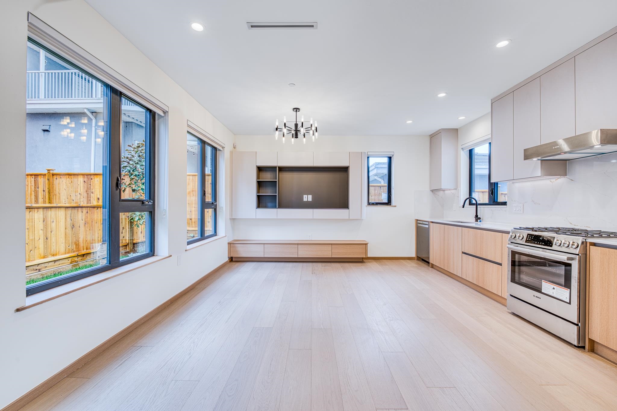 966 E 55TH AVENUE, Vancouver BC V5X 1N9, R3060202, BC,