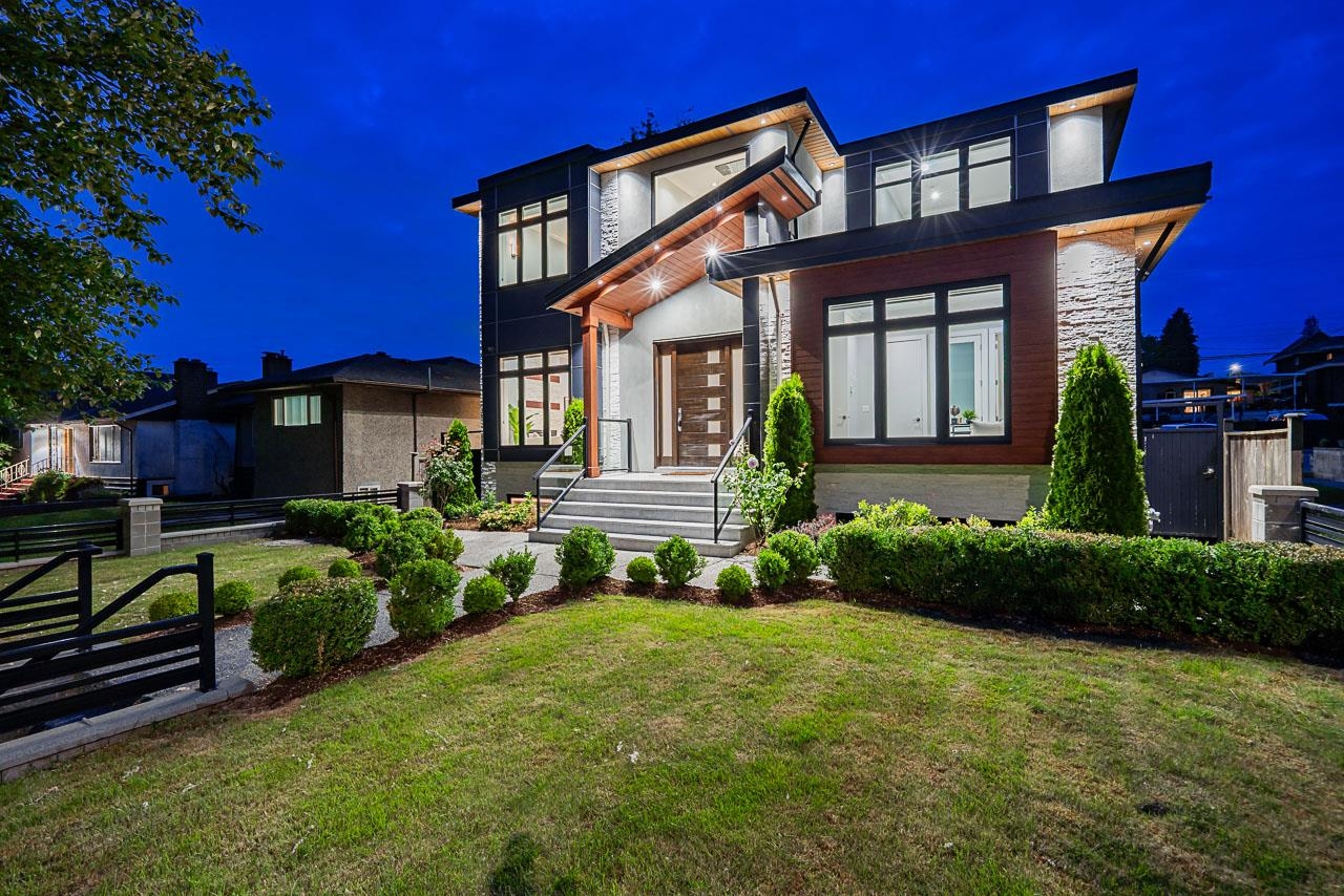 8433 10TH AVENUE, Burnaby BC V3N 2S7, R3060229, BC,