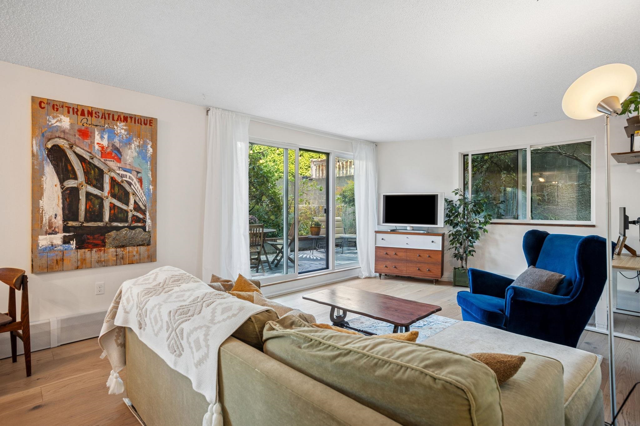 113 2033 TRIUMPH STREET, R3060315, BC,