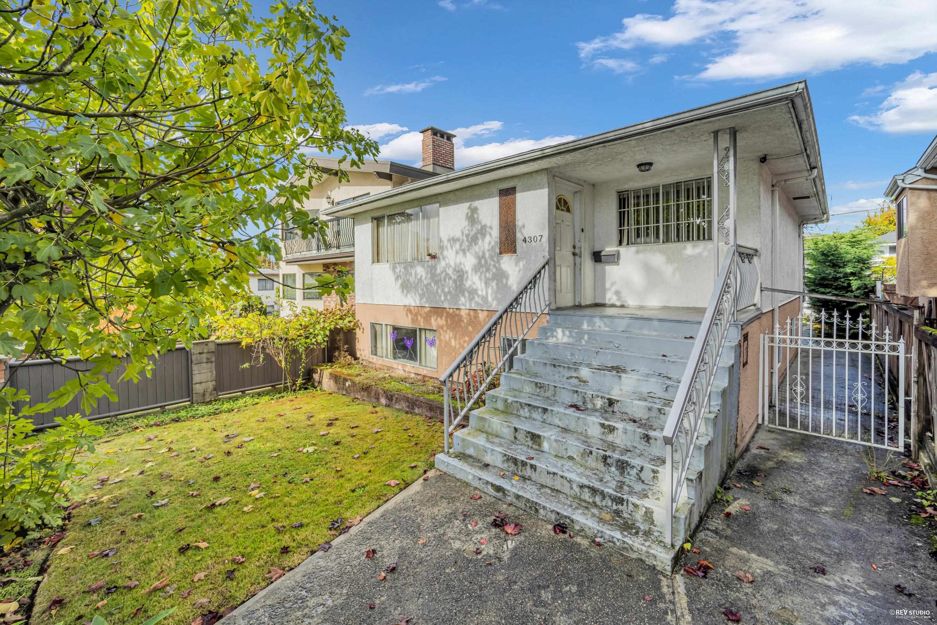 4307 VENABLES STREET, Burnaby BC V5C 3A3, R3060329, BC,