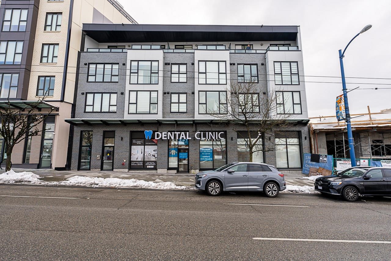 406 3050 KINGSWAY, R3060344, BC,