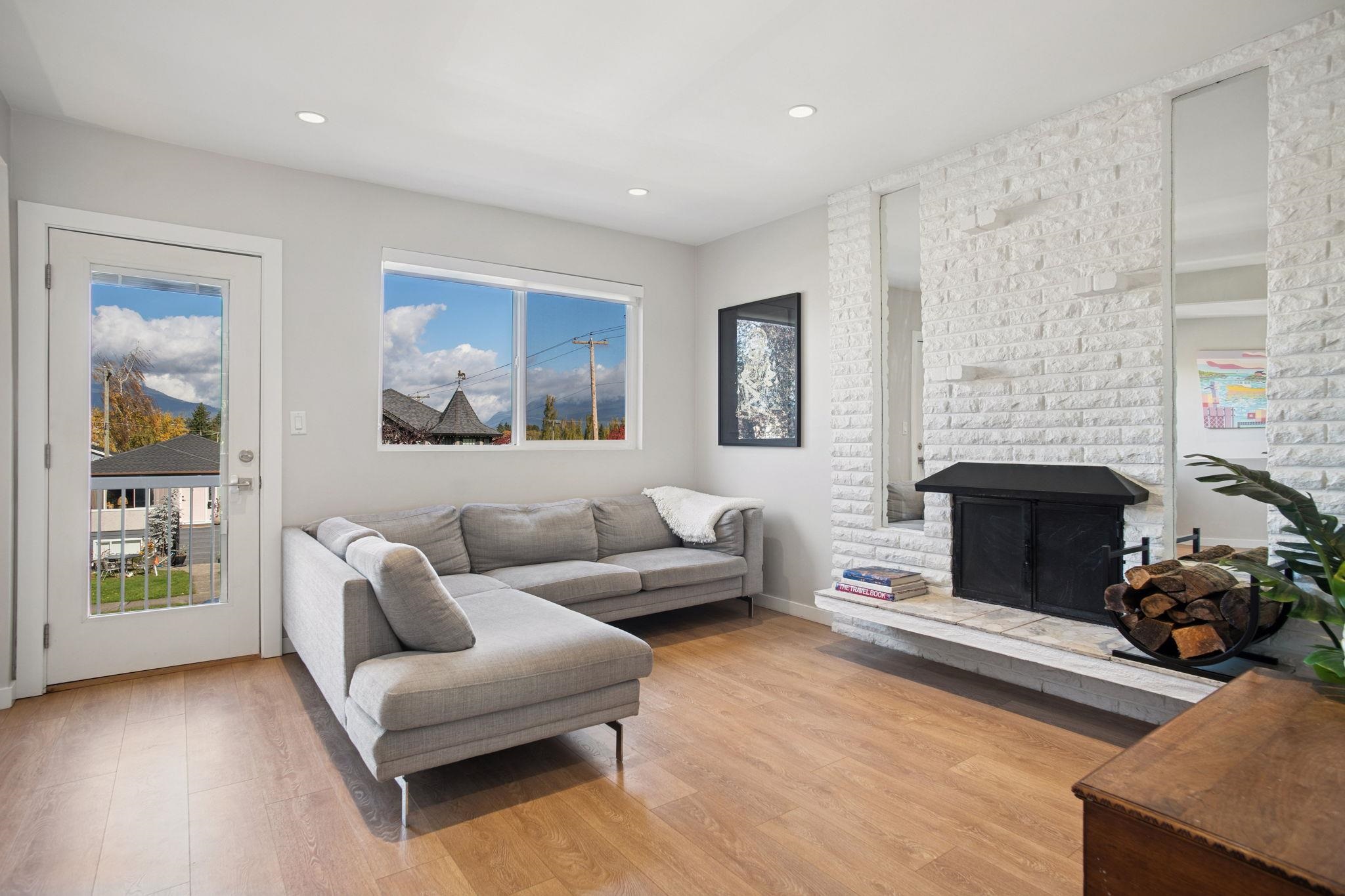 2790 NAPIER STREET, Vancouver BC V5K 2W8, R3060379, BC,