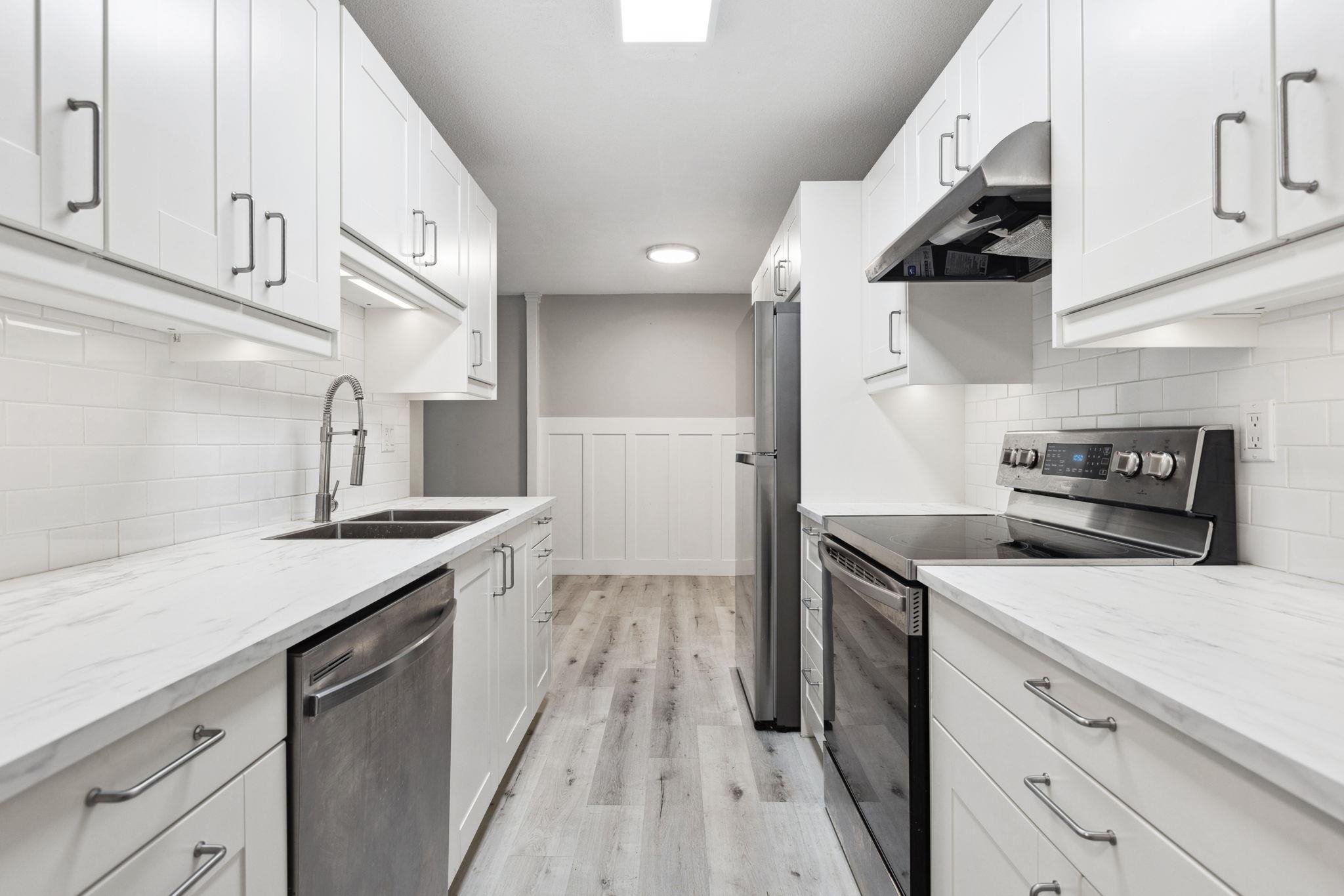 110 4926 48 AVENUE, R3060617, BC,