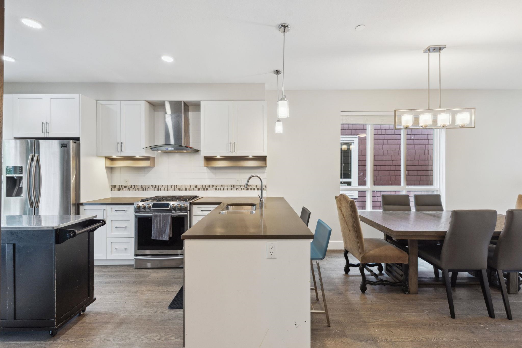 511 4688 HAWK LANE, R3060681, BC,