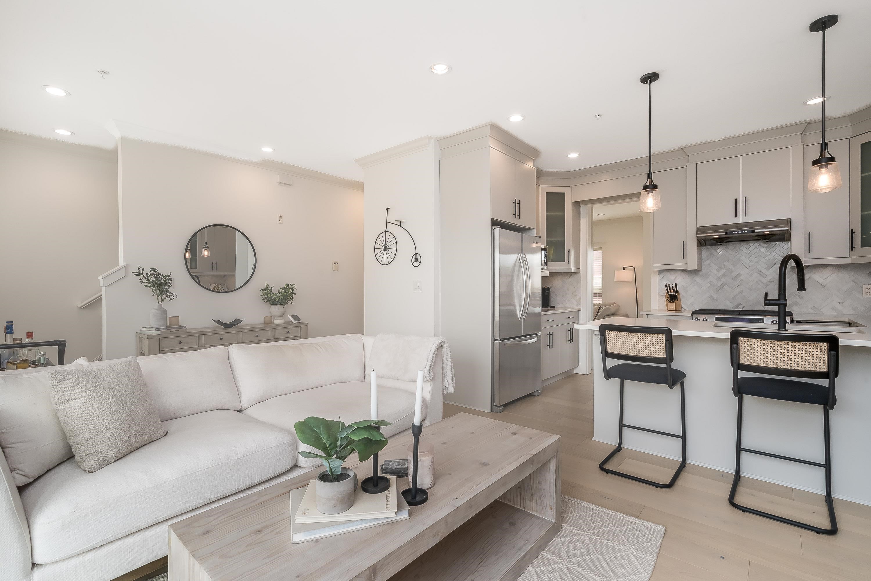 3 1424 EVERALL STREET, R3061037, BC,
