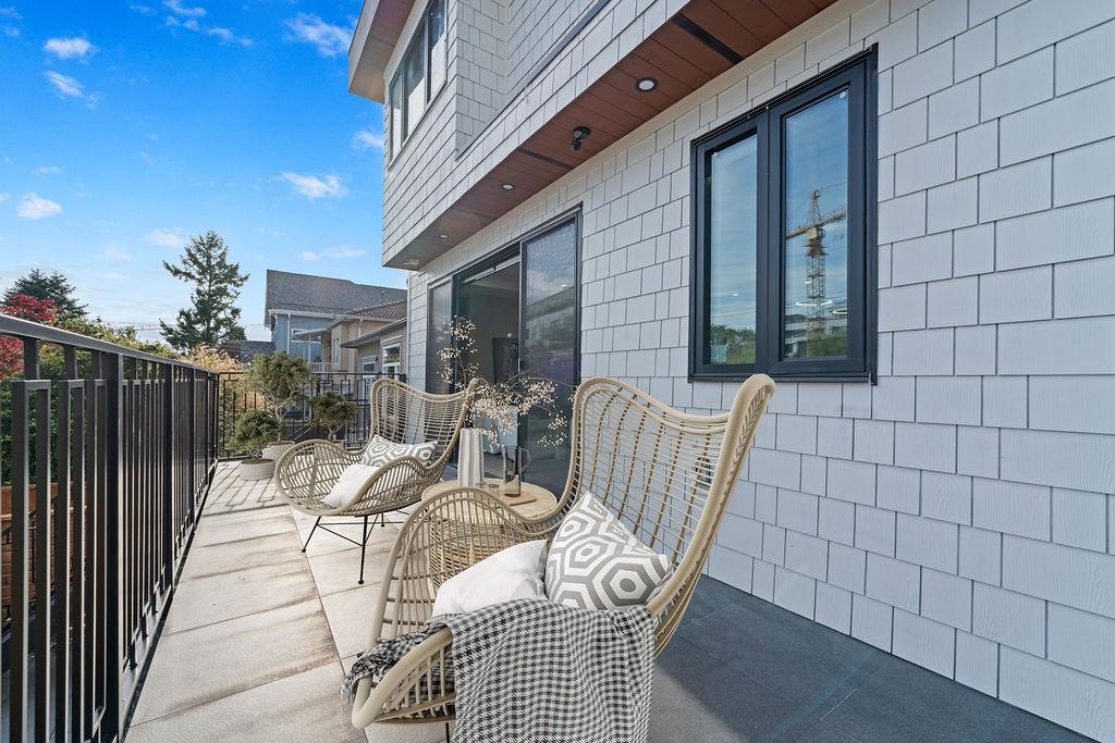 3 2282 8TH AVENUE, R3061052, BC,
