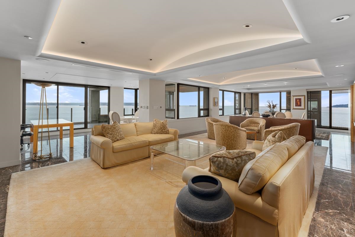 5 2250 BELLEVUE AVENUE, R3061151, BC,