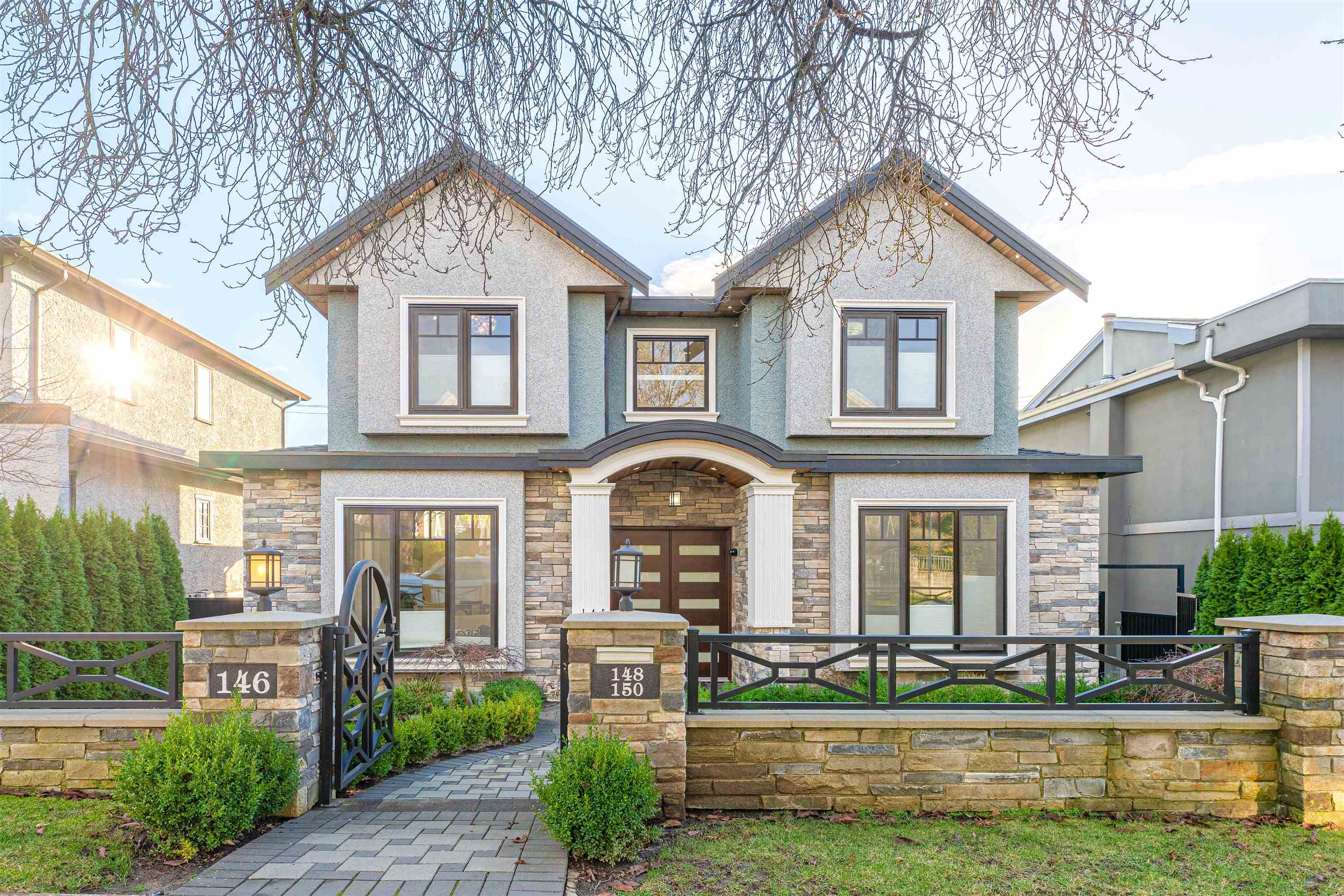 146 W 40TH AVENUE, Vancouver BC V5Y 2R2, R3061215, BC,