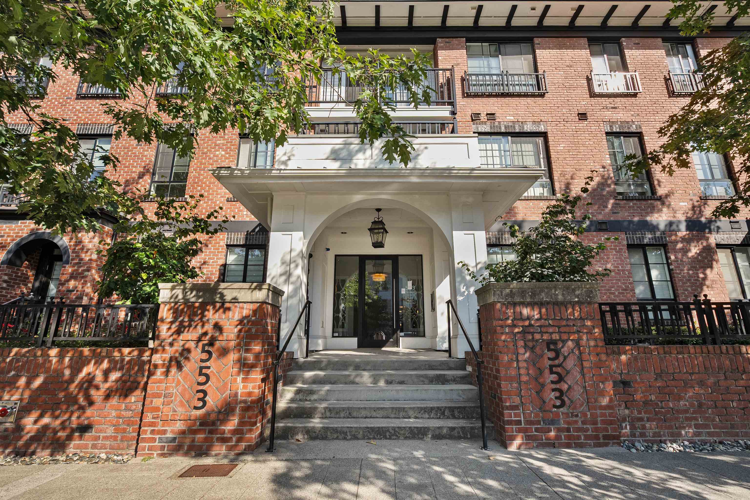 301 553 FOSTER AVENUE, R3061388, BC,