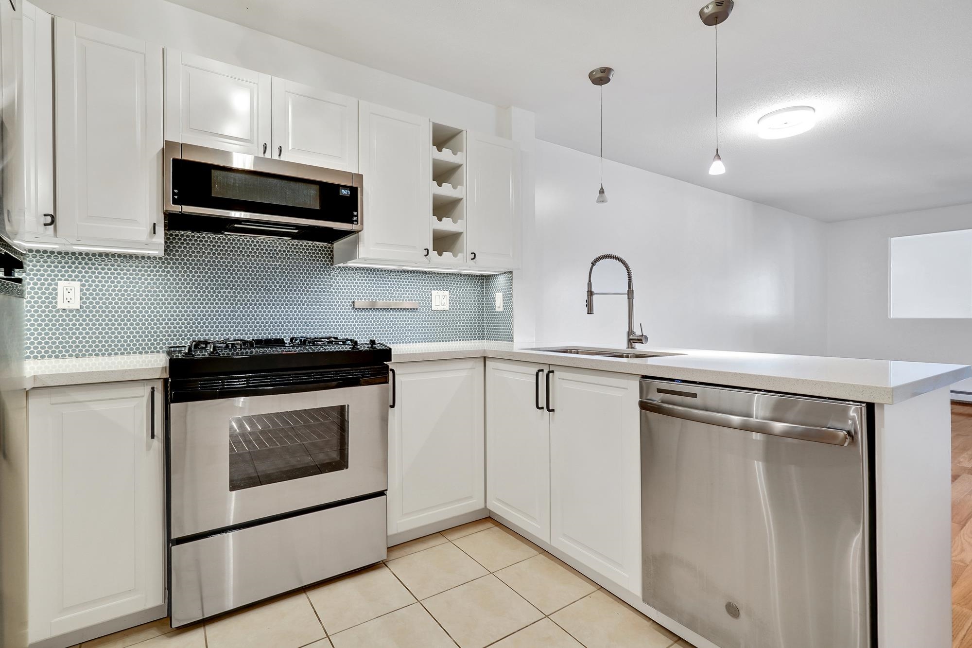 302 2741 HASTINGS STREET, R3061395, BC,