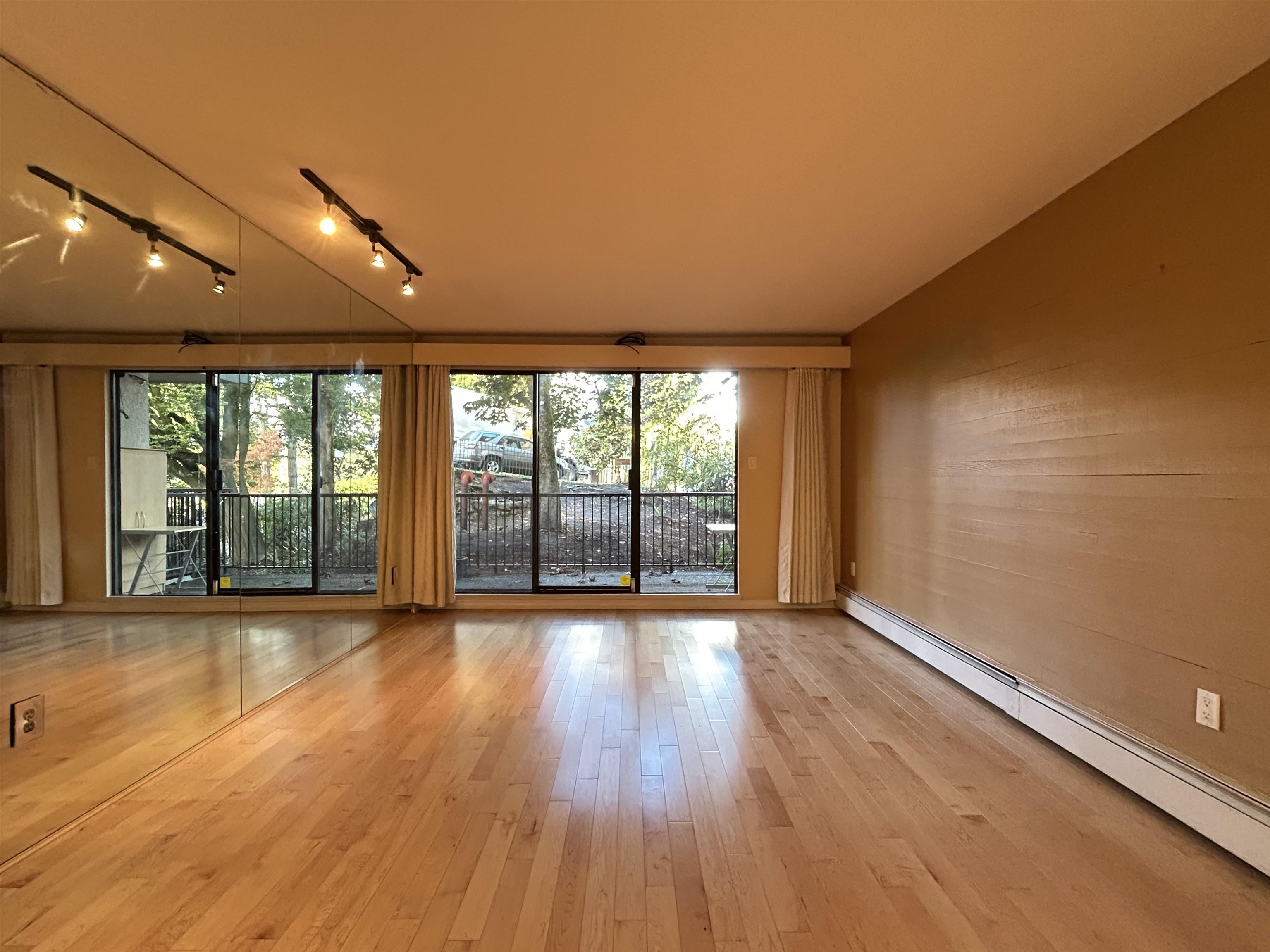 211 466 EIGHTH AVENUE, R3061487, BC,