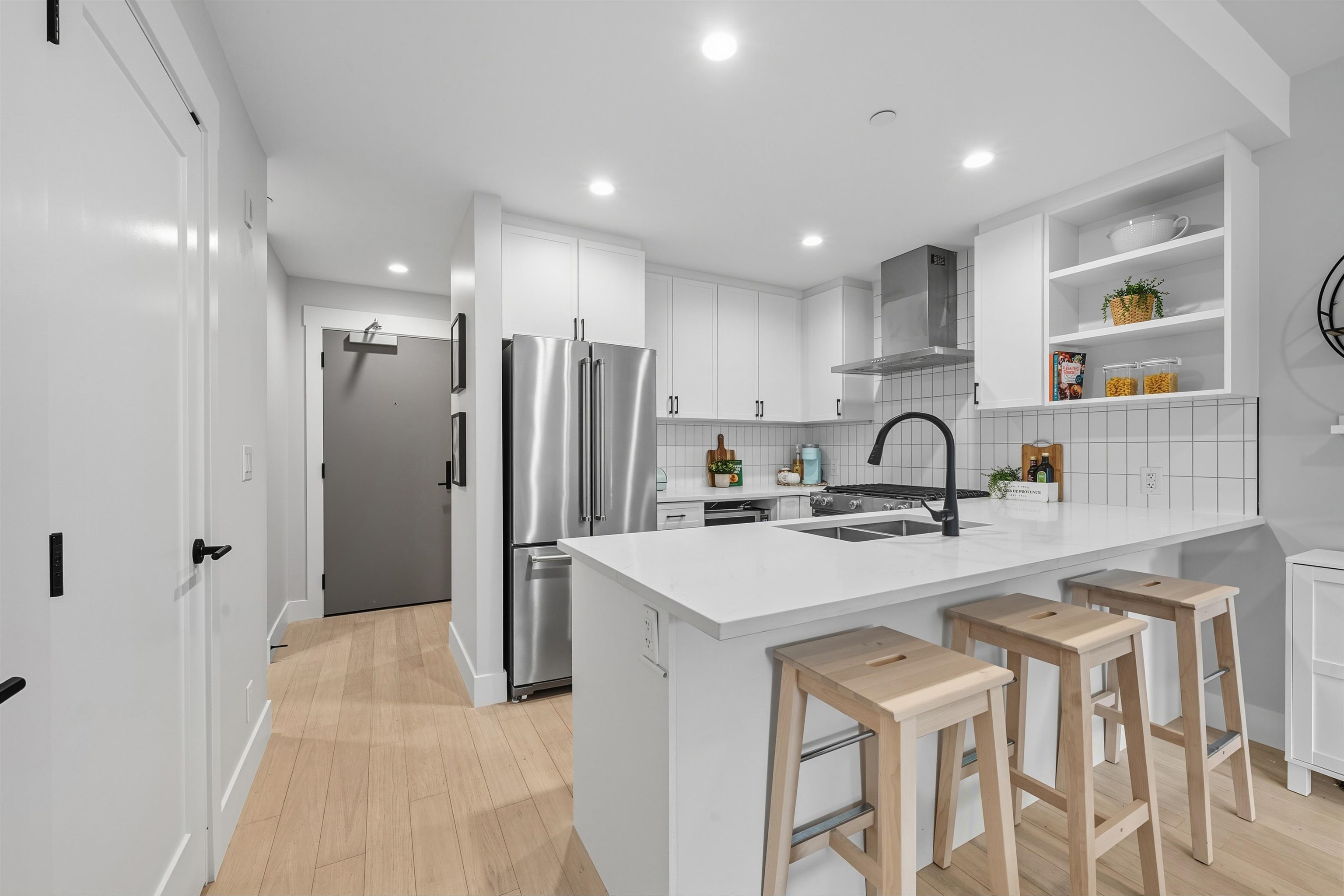 201 22226 BROWN AVENUE, R3061525, BC,