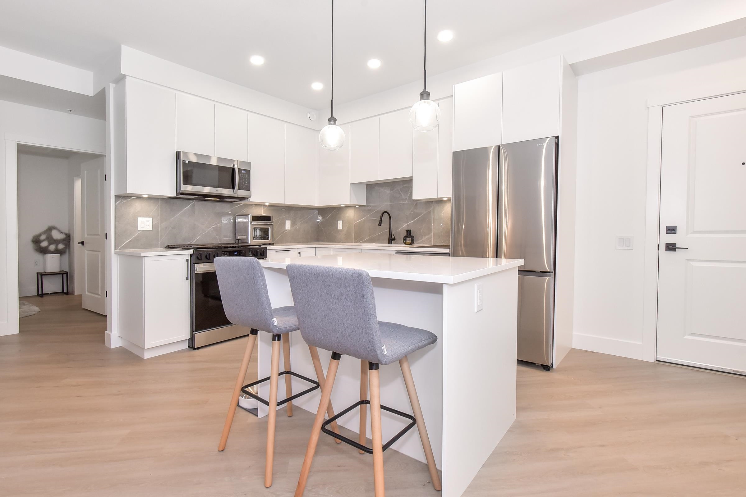 311 3438 146A STREET, R3061557, BC,