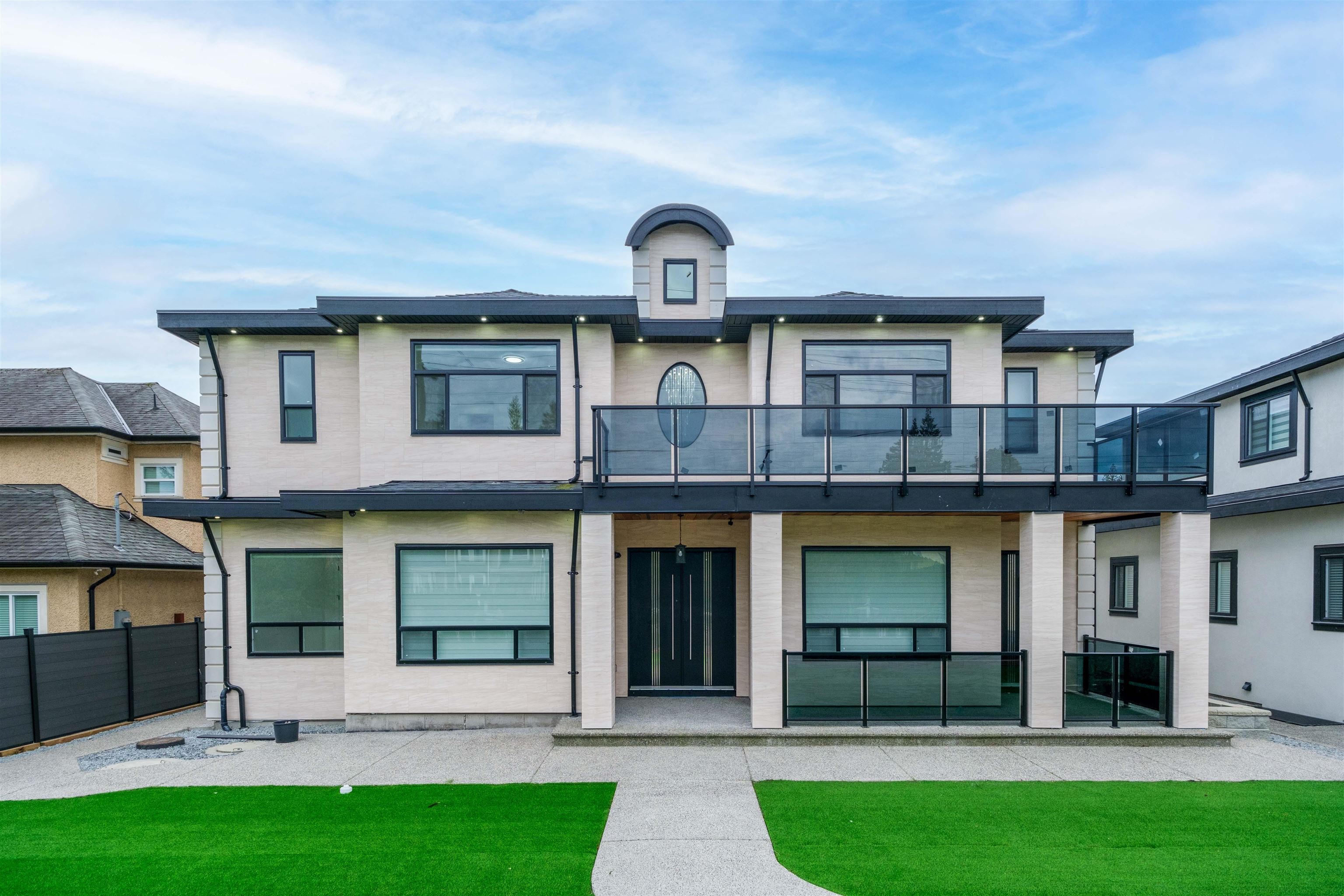 1100 COMO LAKE AVENUE, Coquitlam BC V3J 3N8, R3061573, BC,