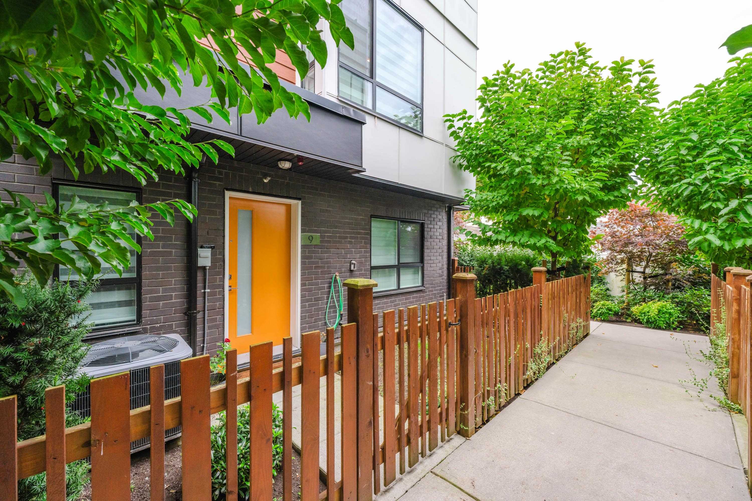 9 19749 55 AVENUE, R3061617, BC,