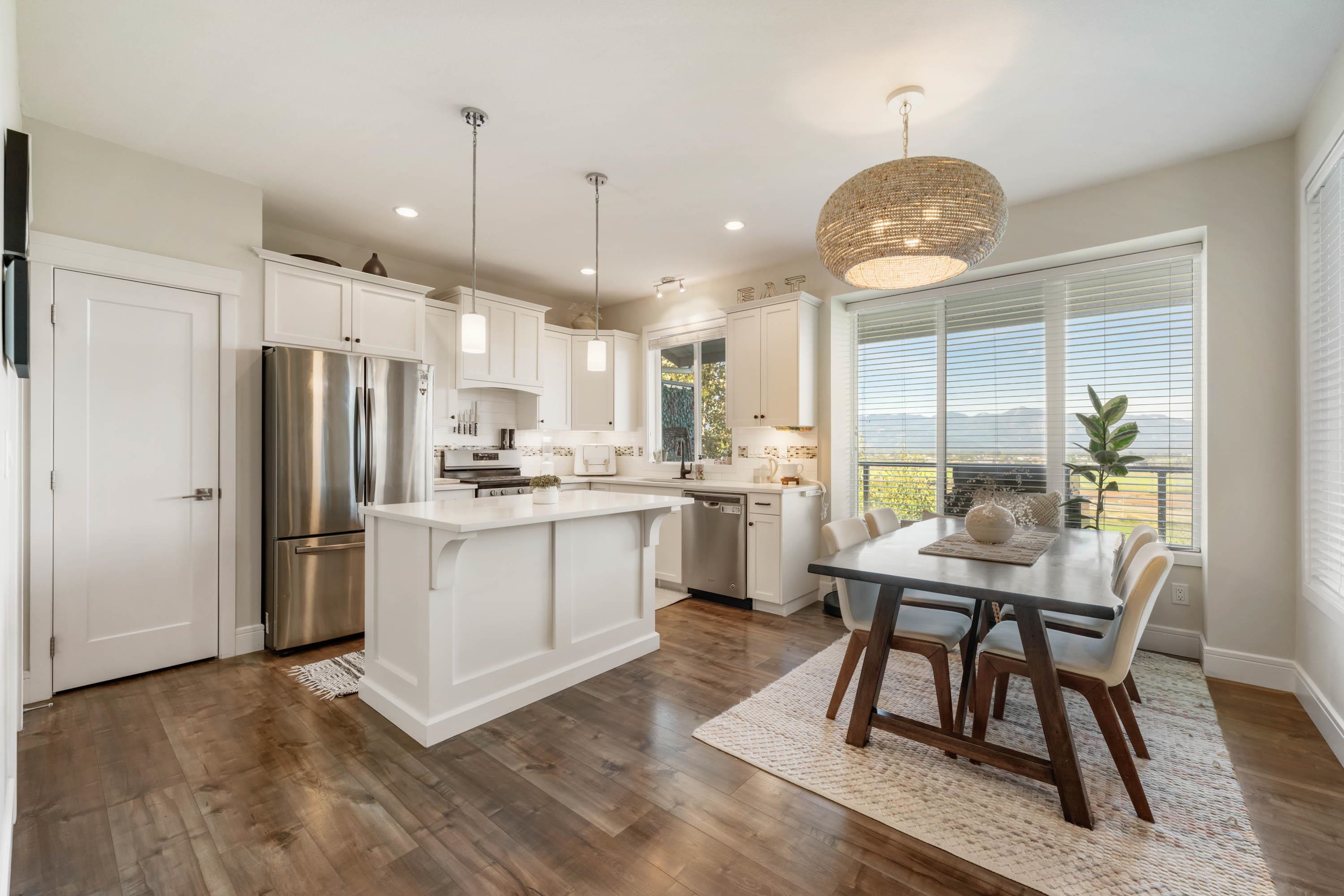 10 50634 LEDGESTONE PLACE, R3061652, BC,