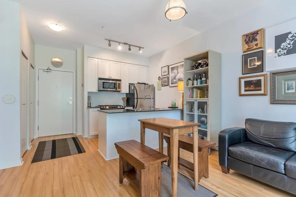 304 480 ROBSON STREET, R3061729, BC,