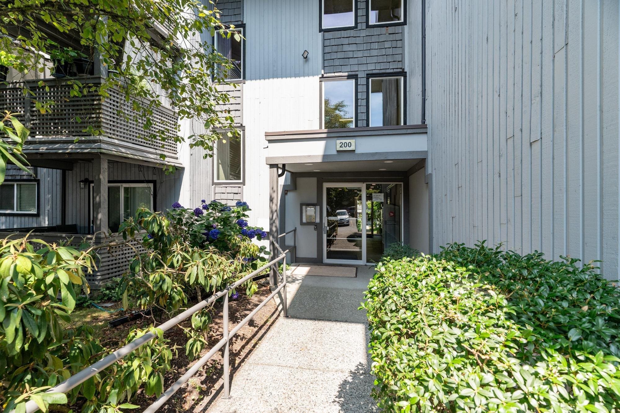 102 200 WESTHILL PLACE, R3061813, BC,