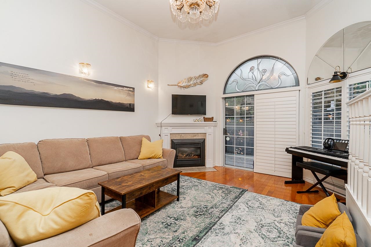 109 216 6TH STREET, R3061877, BC,