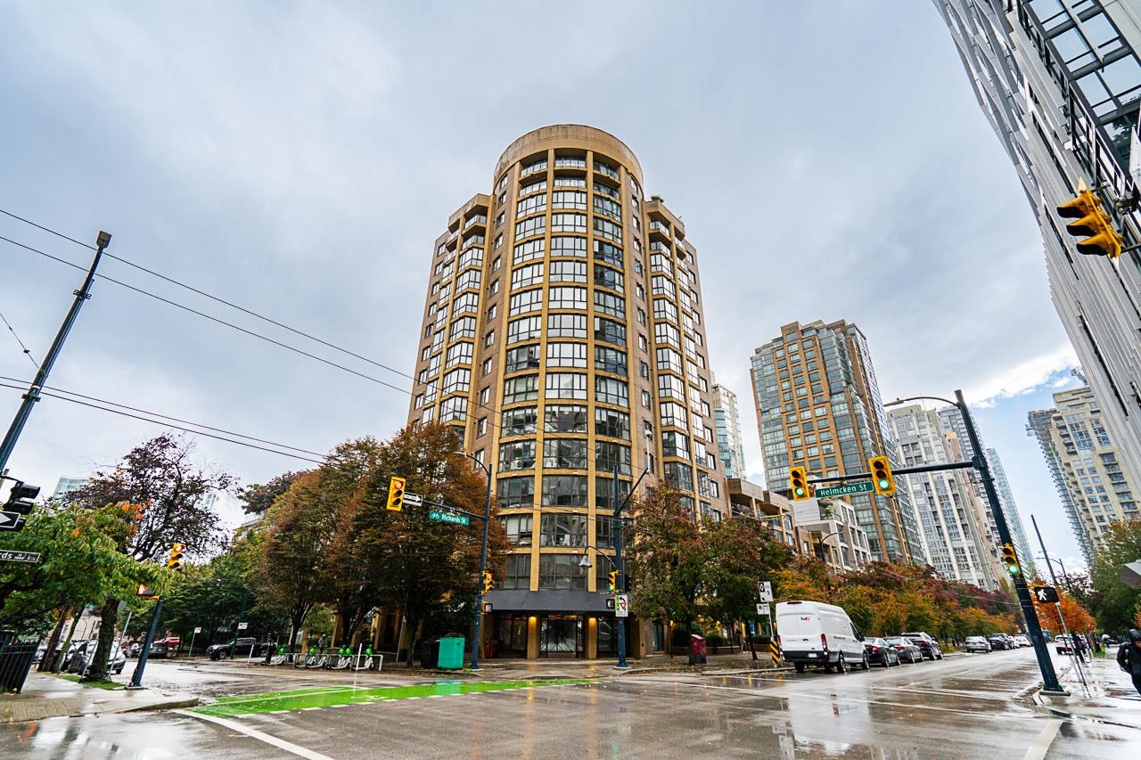 807 488 HELMCKEN STREET, R3061955, BC,