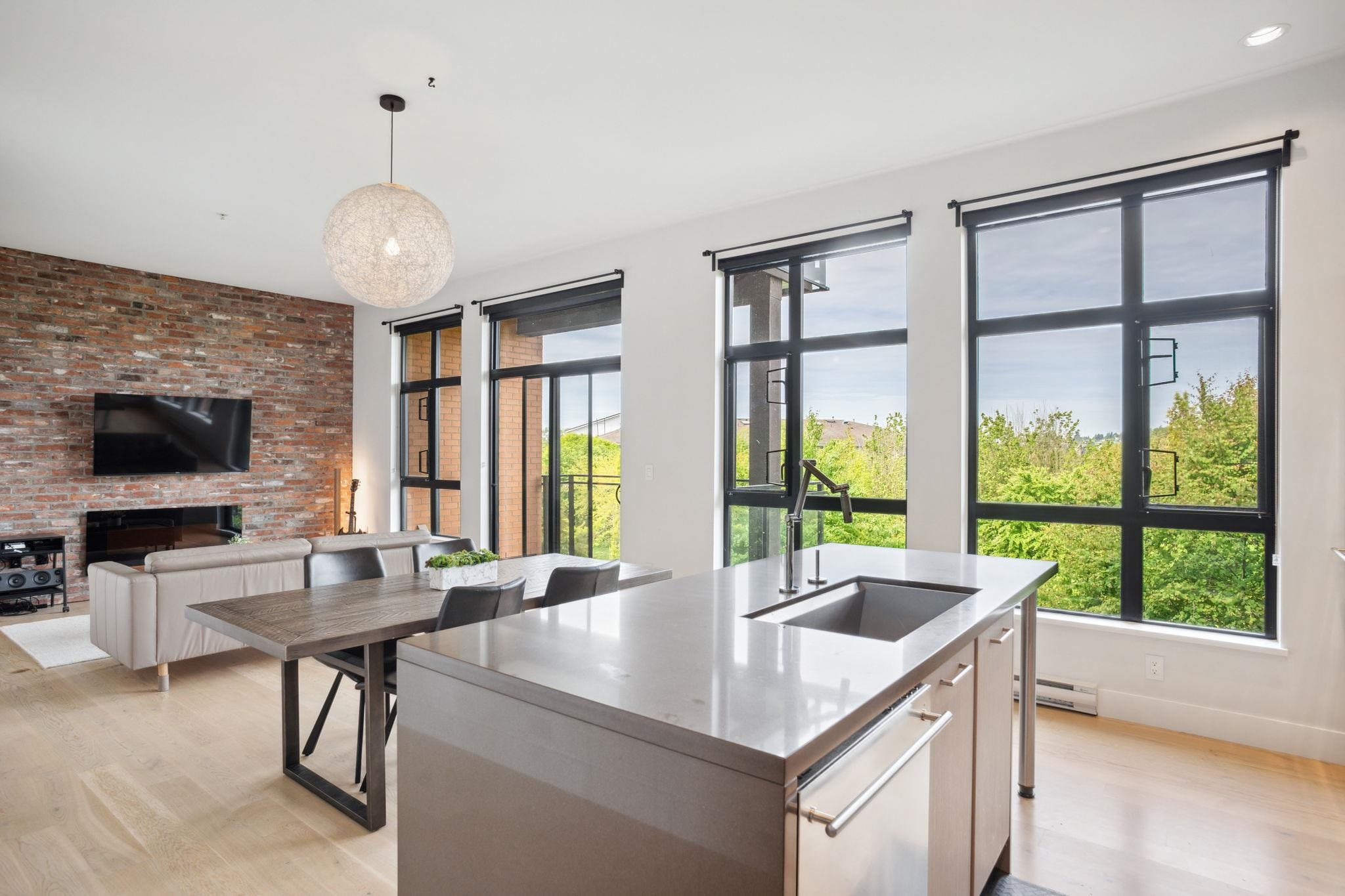 302 220 SALTER STREET, R3062041, BC,