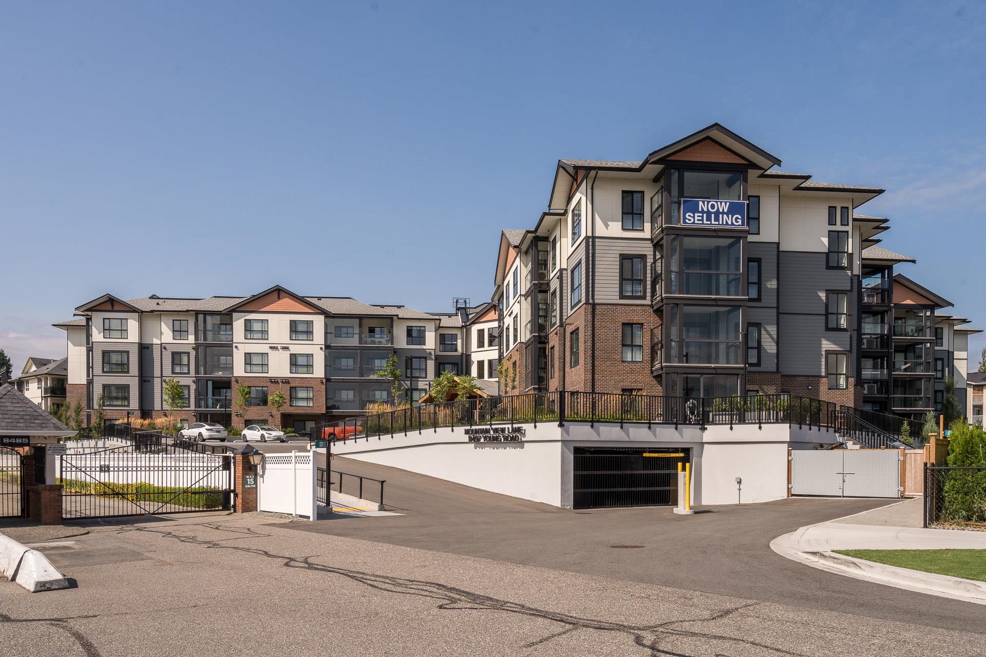 202 8497 YOUNG ROAD, R3062105, BC,