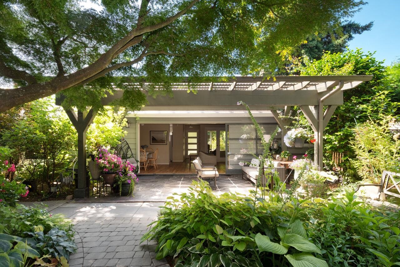 1132 MAPLEWOOD CRESCENT, North Vancouver BC V7P 1H9, R3062266, BC,