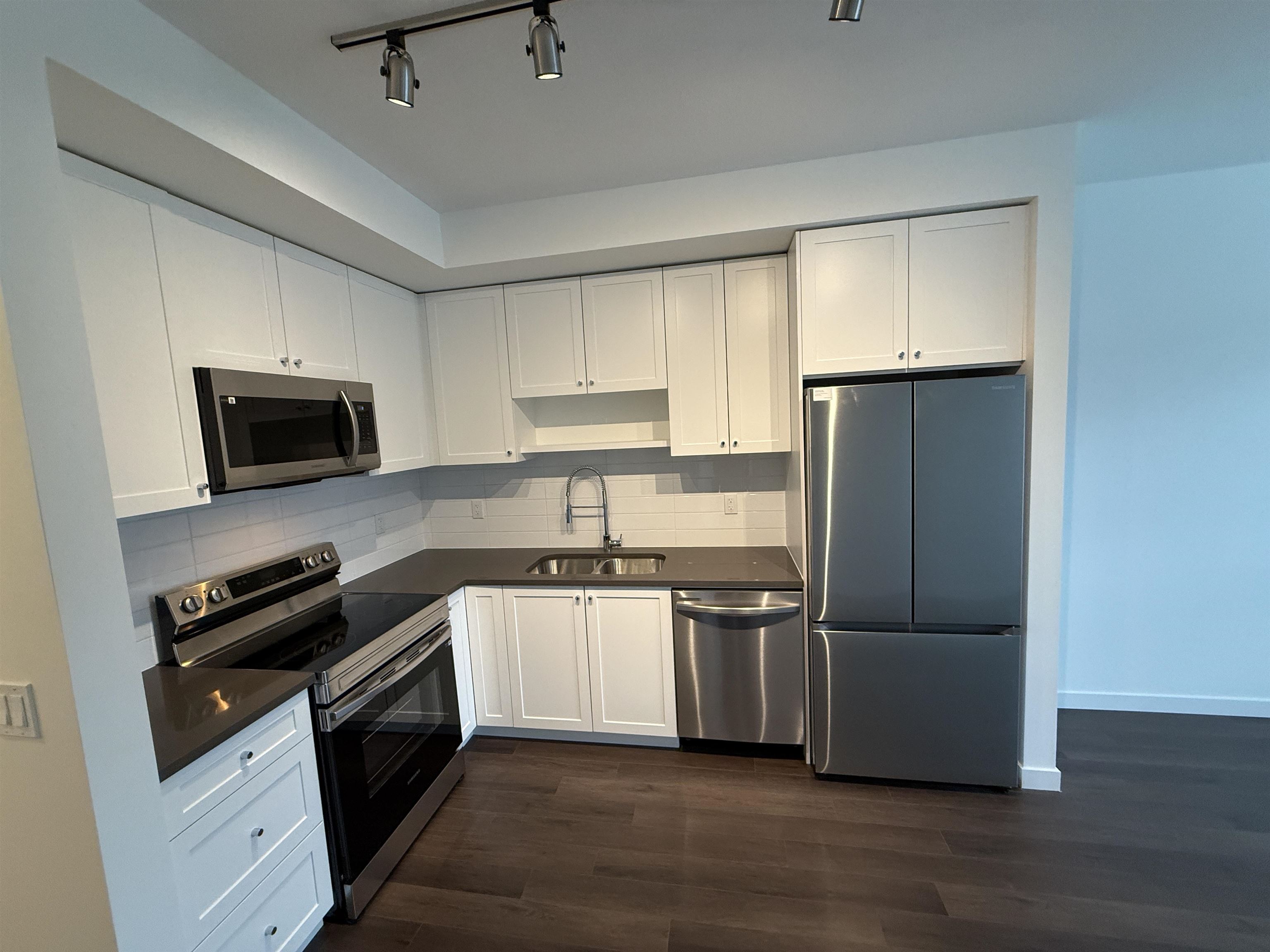 519 8509 158 STREET, R3062321, BC,