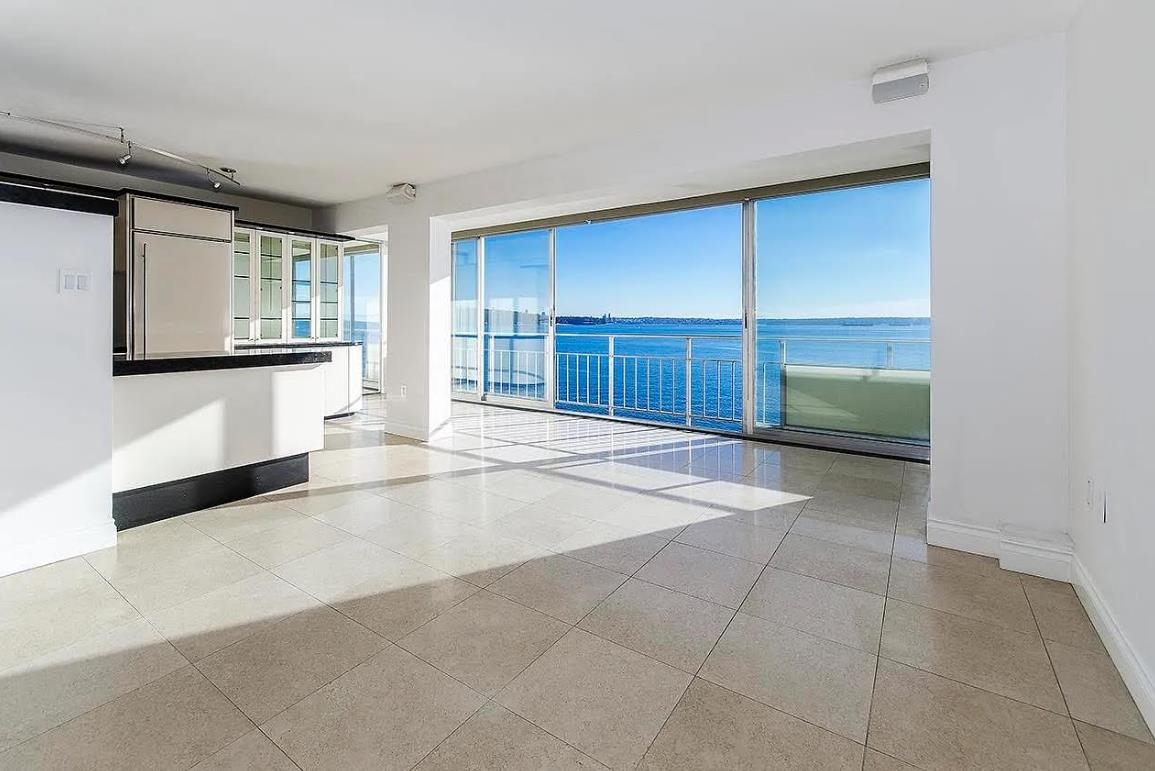 407 150 24TH STREET, R3062633, BC,