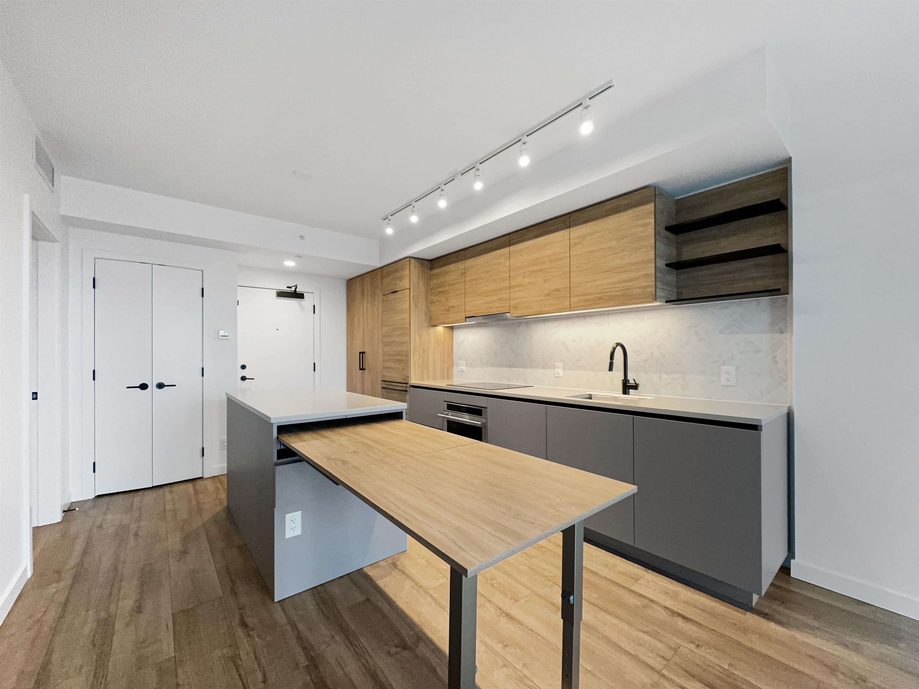 23XX 13428 105 AVENUE, R3062838, BC,