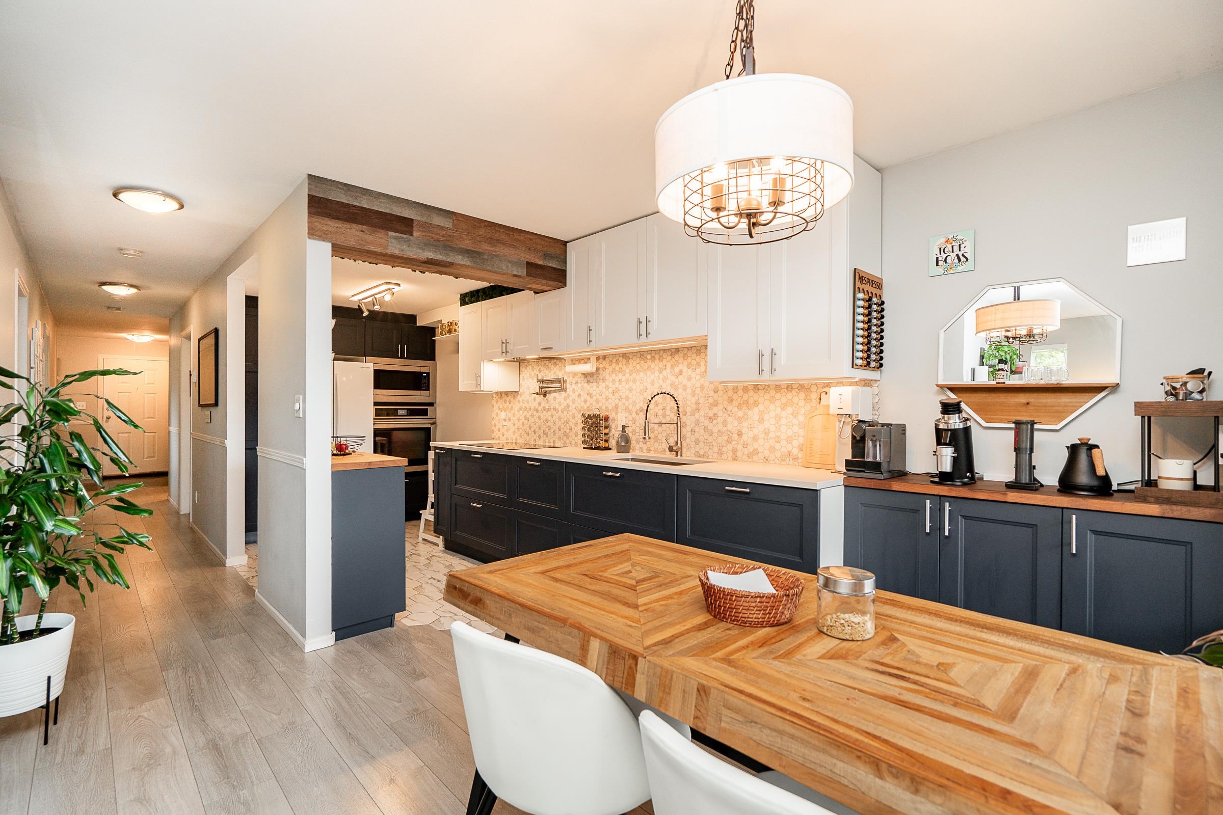 301 7465 SANDBORNE AVENUE, R3062984, BC,