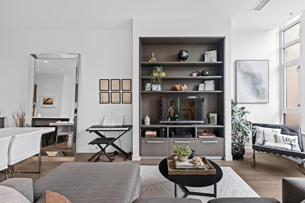 230 W 1 AVENUE, Vancouver BC V5Y 3T2, R3063133, BC,