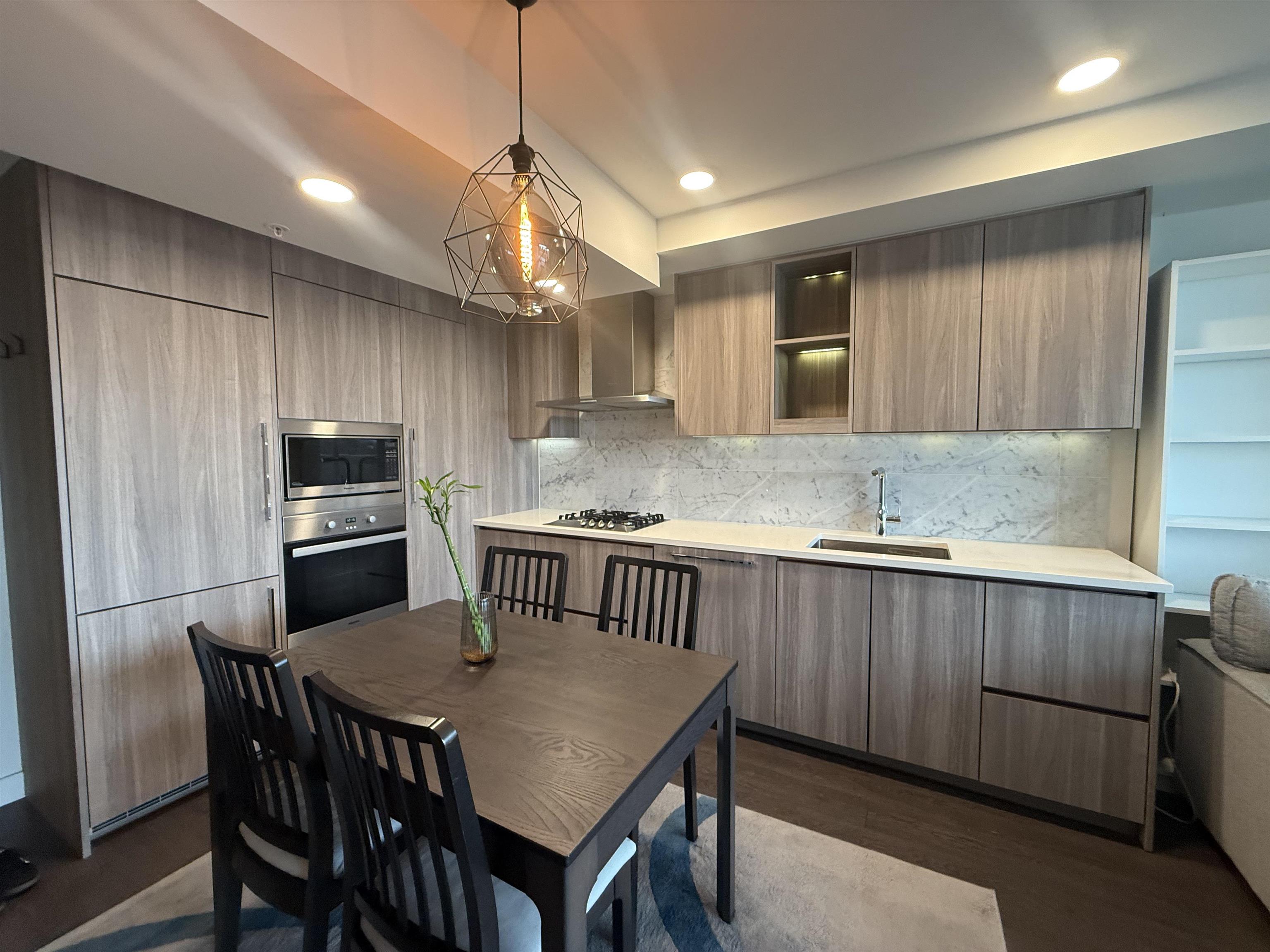 815 433 MARINE DRIVE, R3063135, BC,