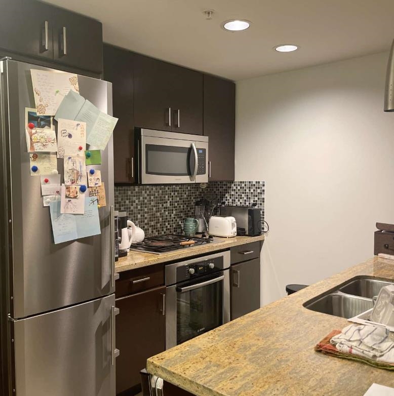 205 172 VICTORY SHIP WAY, R3063190, BC,