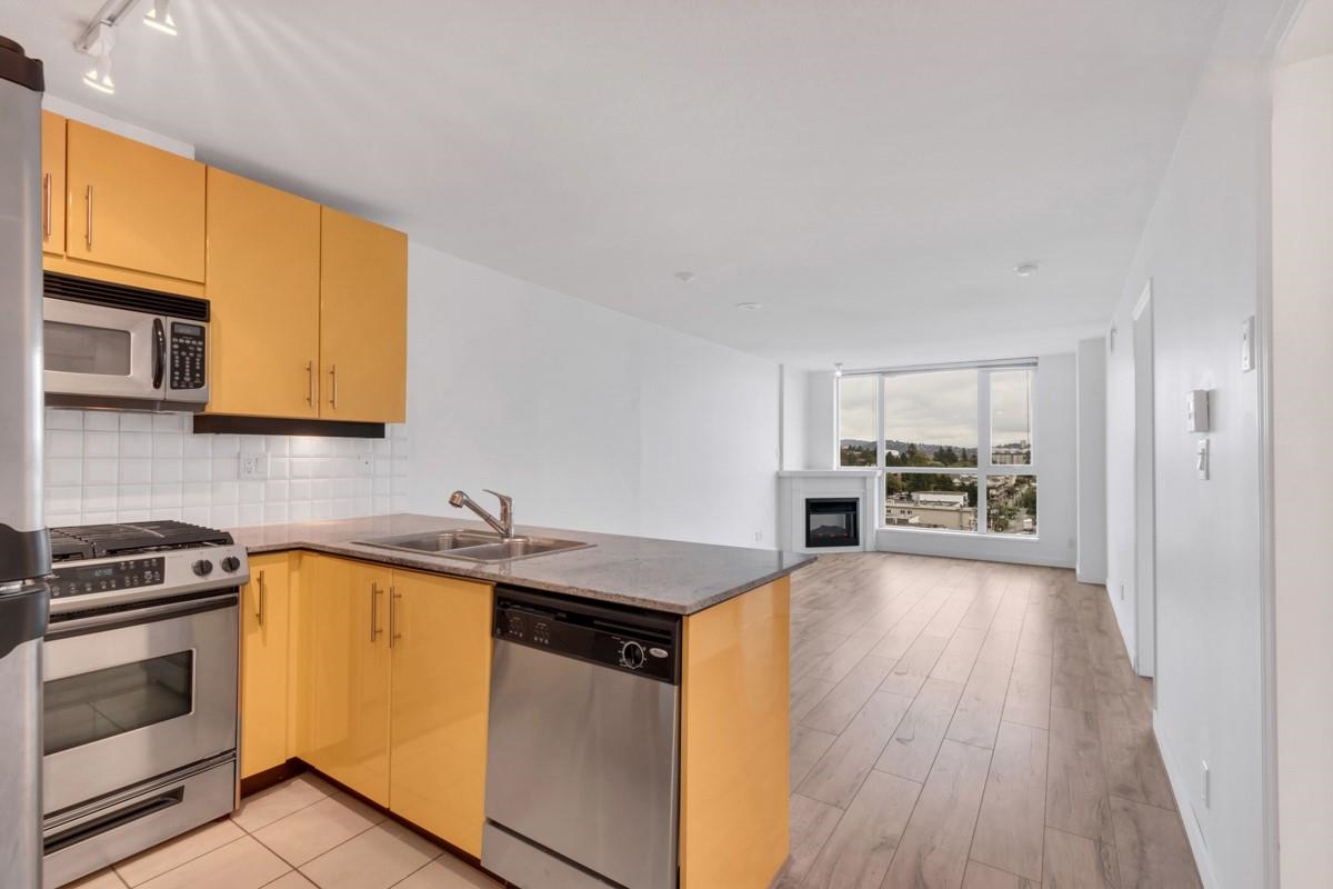 1202 188 ESPLANADE, R3063431, BC,