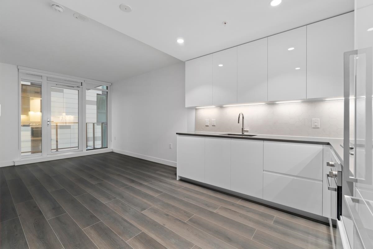 402 8181 CHESTER STREET, R3063640, BC,