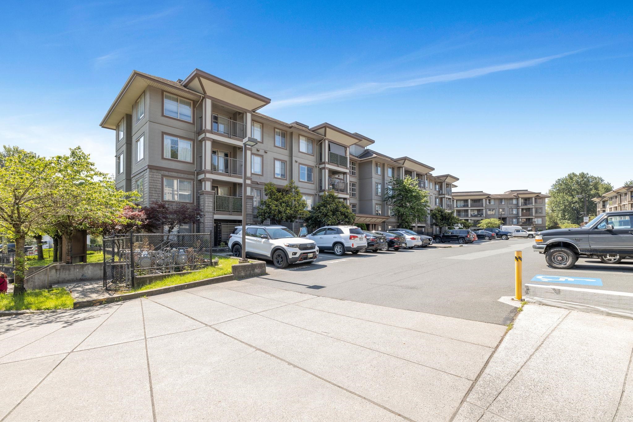 301 45561 YALE ROAD, R3063878, BC,